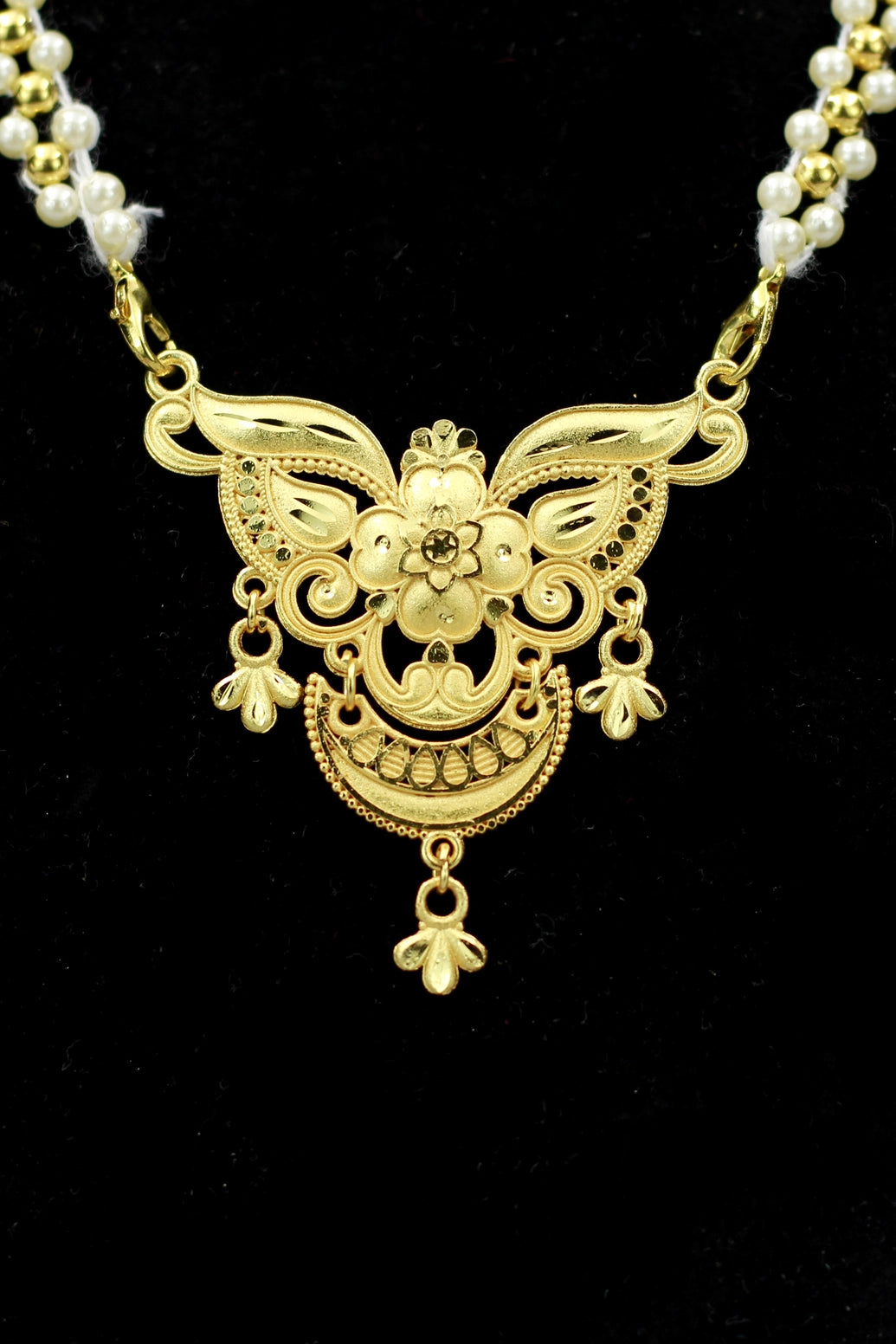 Traditional Gold-Tone Pearl Necklace Set with Floral Pendant & Drop Earrings - Gold