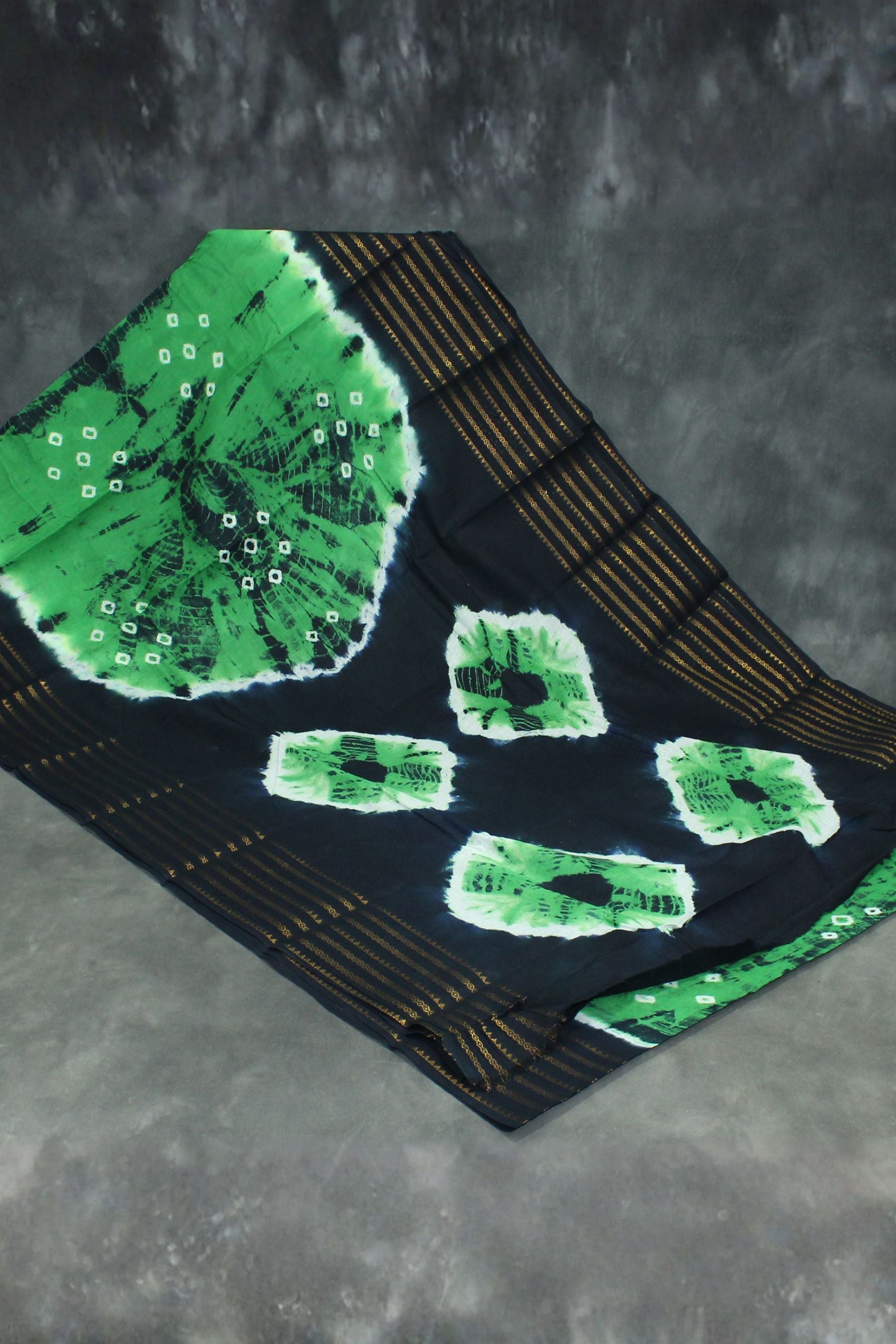 Green Sungudi Cotton Bandhani Saree with Golden Zari Border- 5.5m Saree JCS Fashions