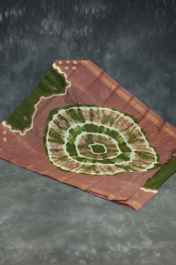 Sungudi Bandhani Cotton Saree with Golden Zari Border – Mehendi Green Saree JCS Fashions