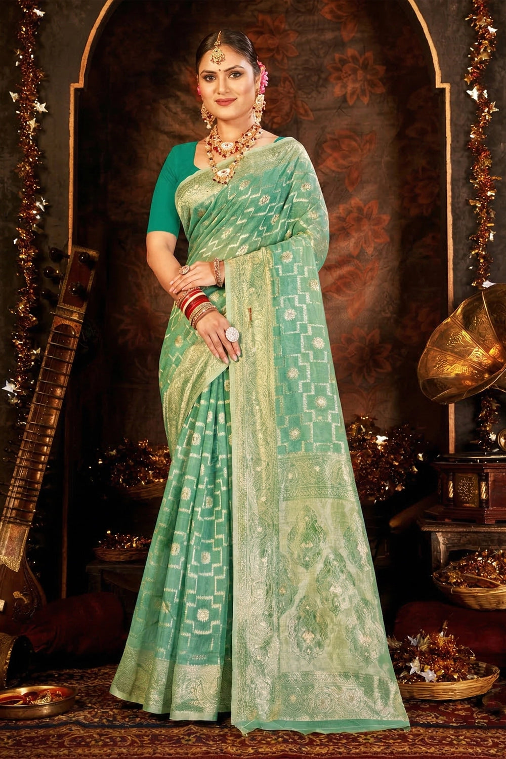 Green Candy Crush Cotton Saree with Blouse, Light Weight Traditional Weaving Saree for Festive Wear - Green