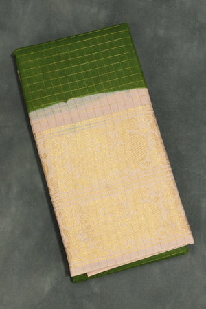 Mehendi Green Sungudi Cotton Saree with Checked Body and Peacock Gold Zari Double Border