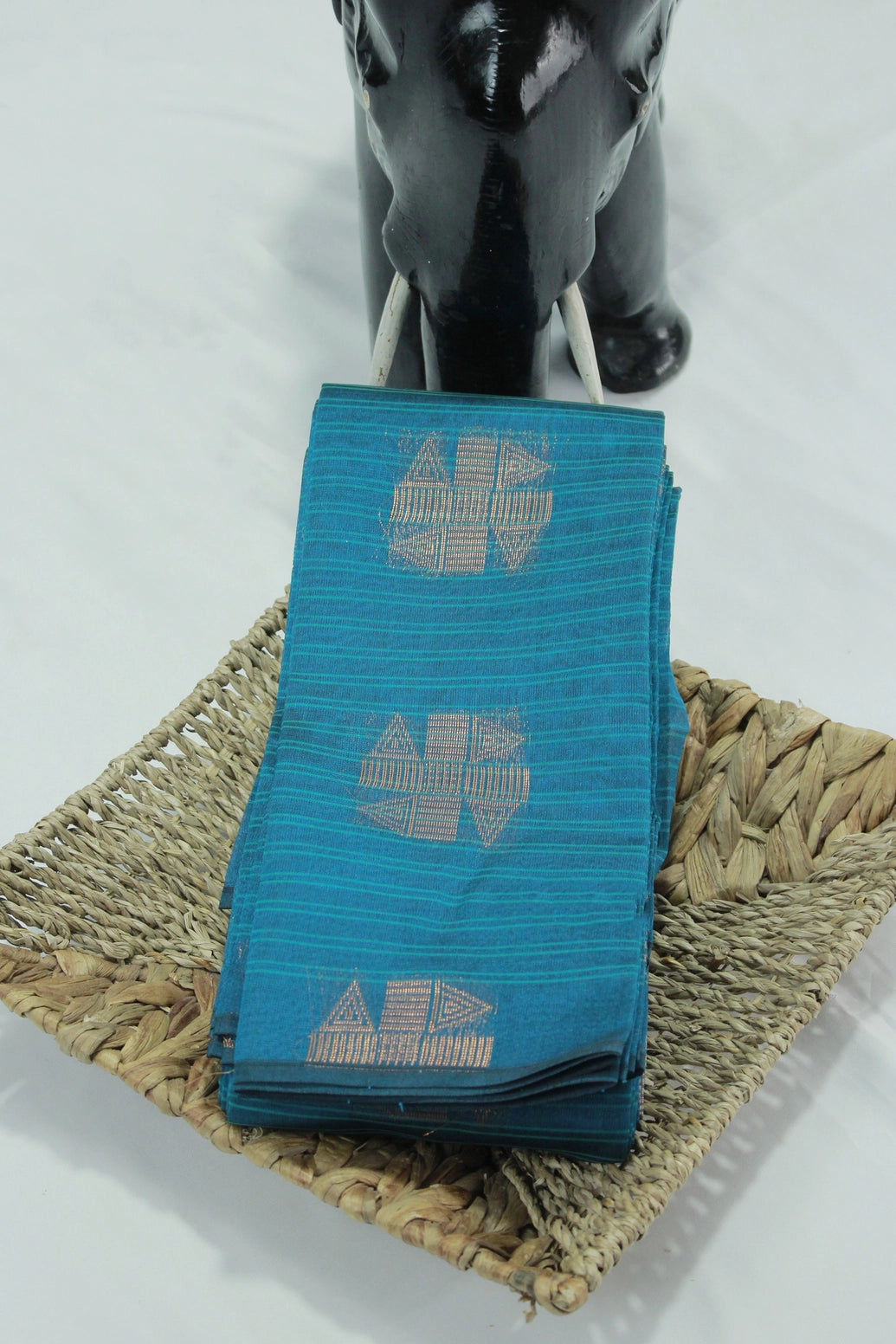 Peacock Blue Silk Cotton Saree with Zari Border, Borderless Design and Matching Blouse Piece - Peacock Blue