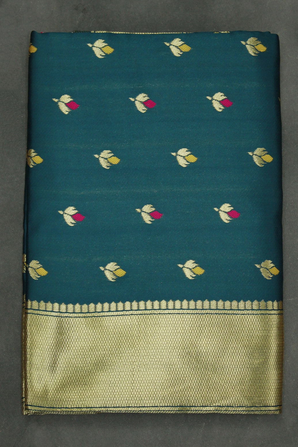 Kamal Paithani Silk Floral Pallu Saree with Design Border, Bottle Green Full Body Butties and Blouse - Bottle Green