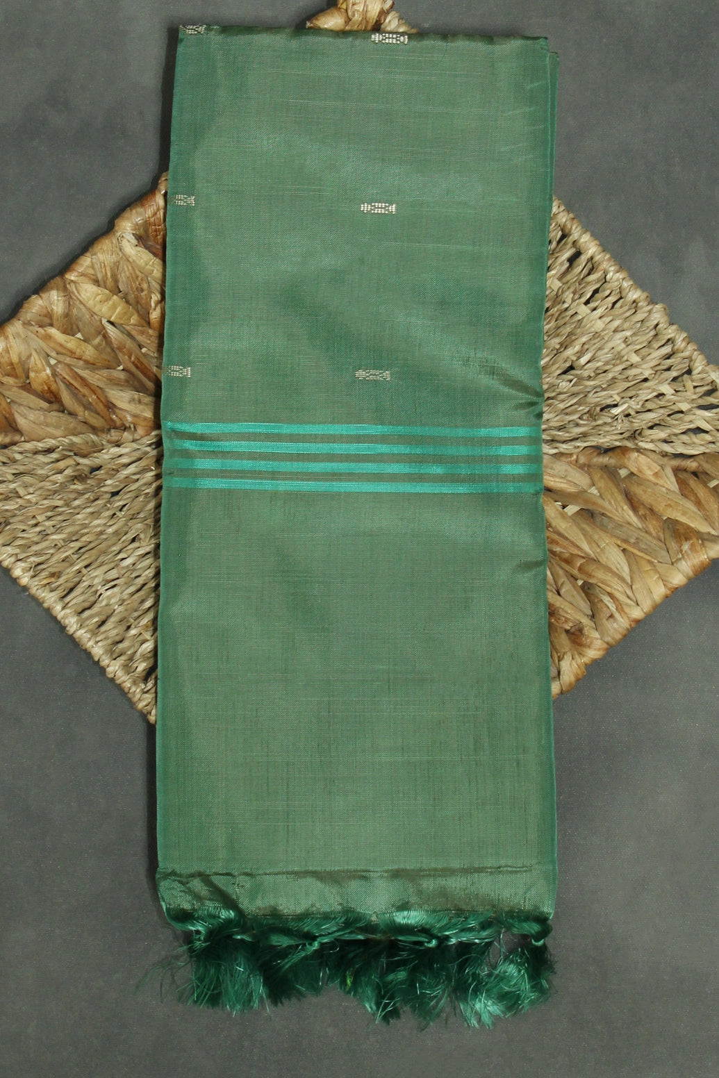 Bottle Green Vaazhai Naar (Banana Pith) Borderless Saree with Small Butta - Bottle Green