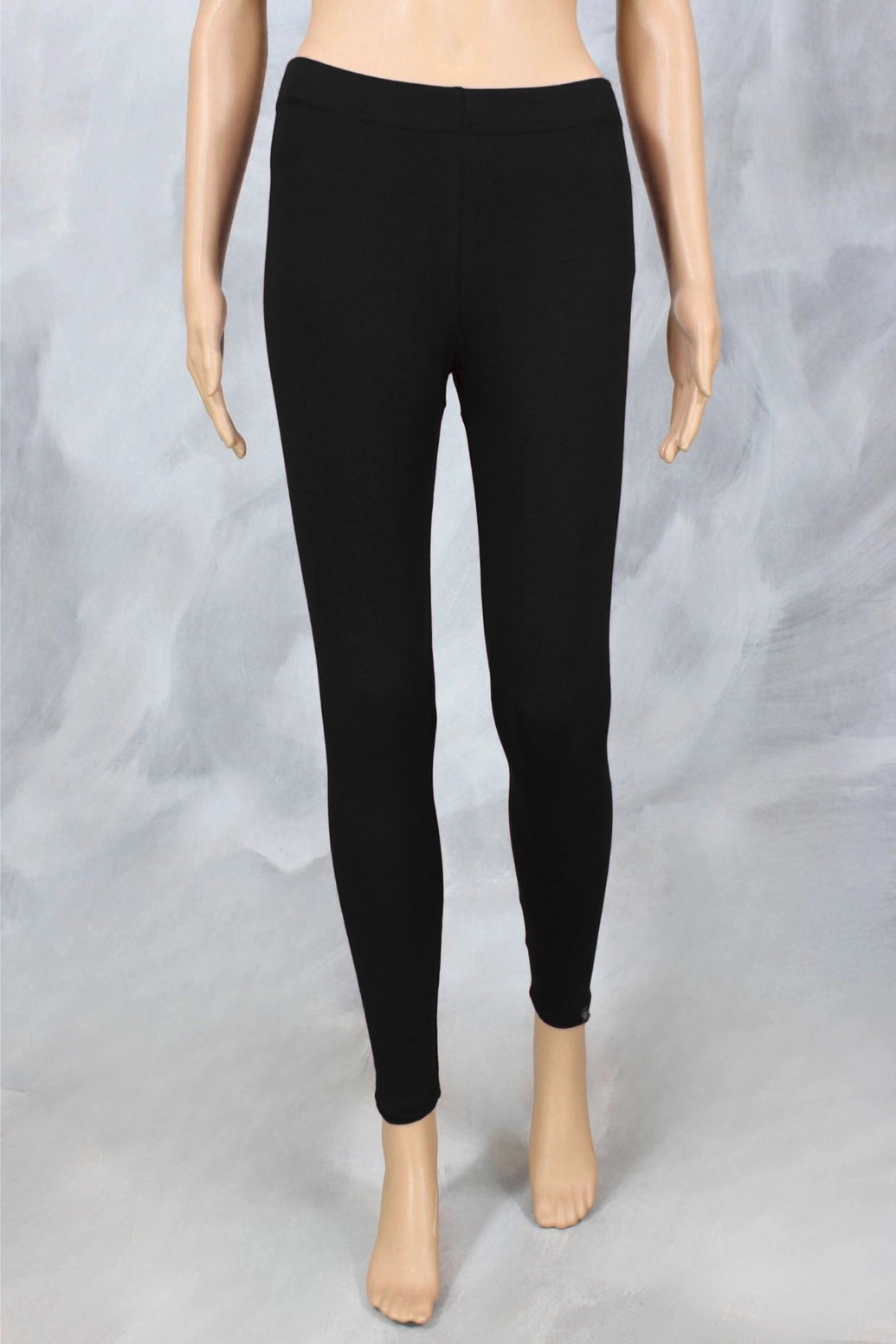 Black Ankle-Length Leggings in 4-Way Lycra with Silicon-Wash Smooth Finish - Black
