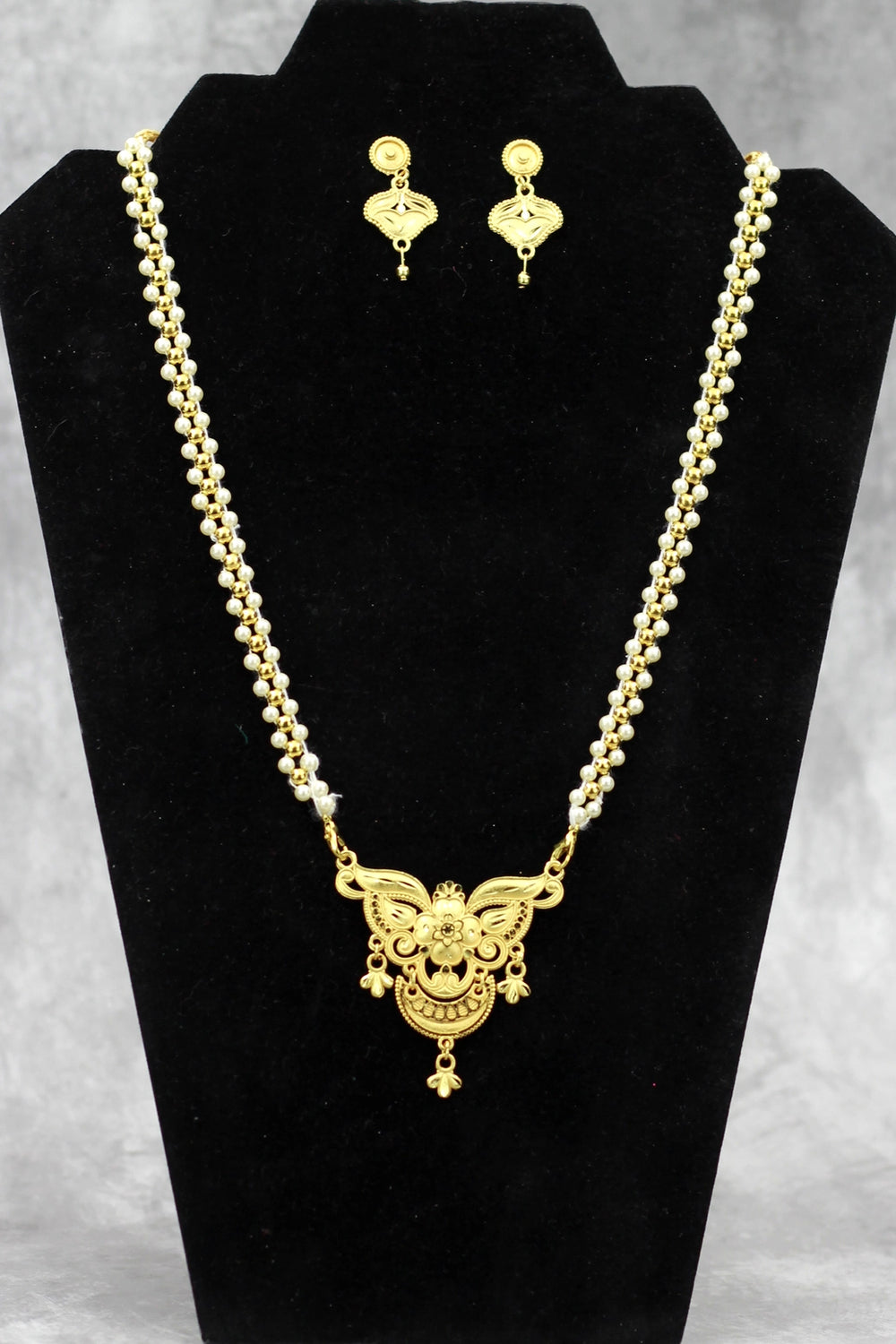 Traditional Gold-Tone Pearl Necklace Set with Floral Pendant & Drop Earrings - Gold