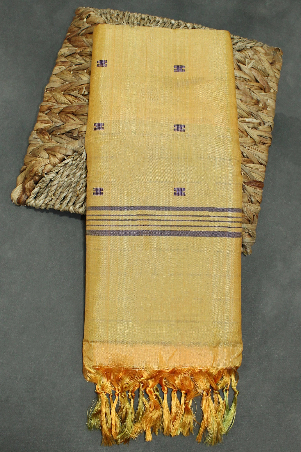 Amber Vaazhai Naar Banana Pith Saree with Small Butta - Borderless Traditional Handloom - Amber