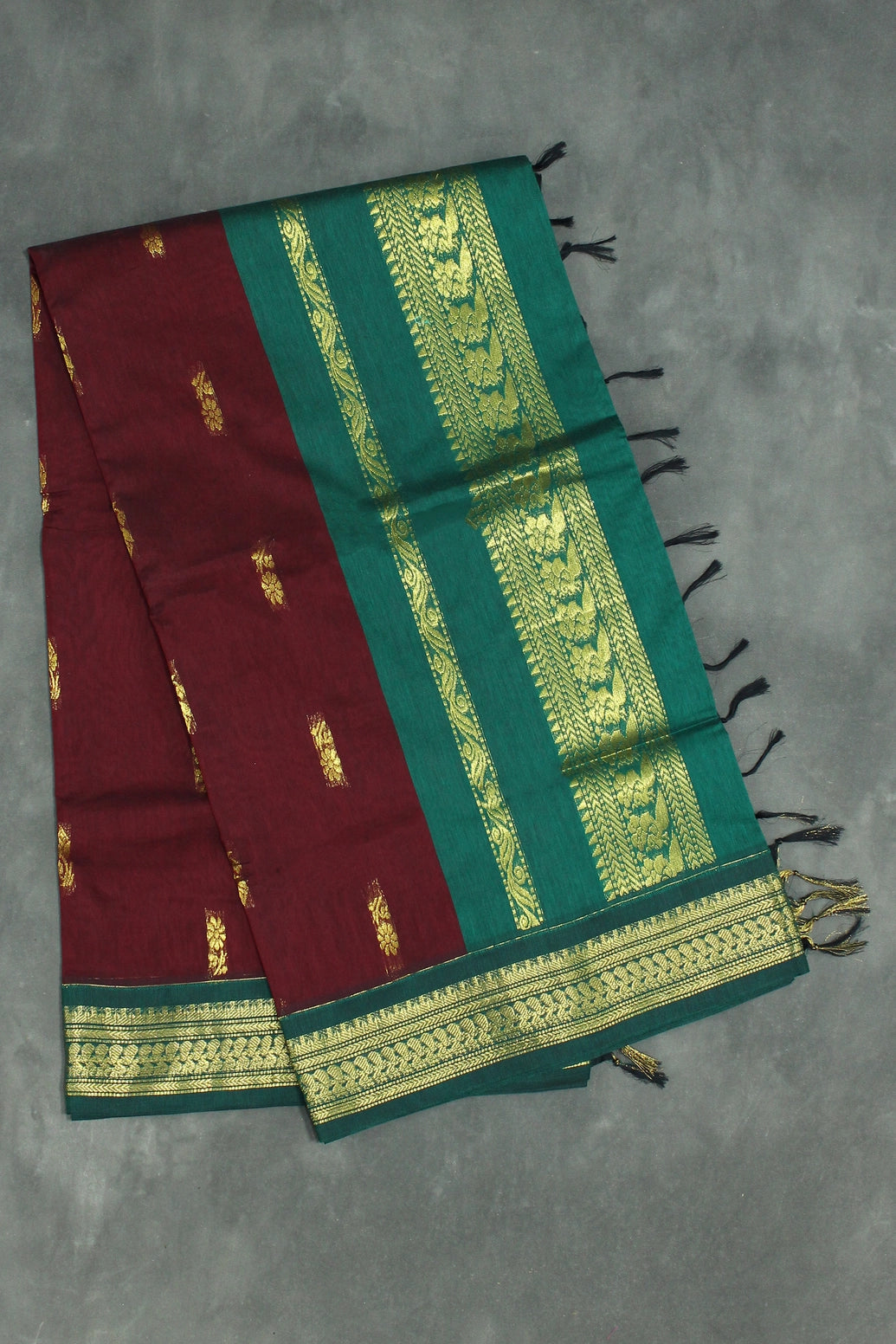 Maroon and Green Silk Cotton Saree with Thick Zari Border and Grand Pallu Saree JCS Fashions Maroon 5.5 meters