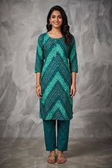 Women’s Green Rayon Kurti Set with Printed Pattern & Elastic Pant, Geometric Capsule Foil Print - Green
