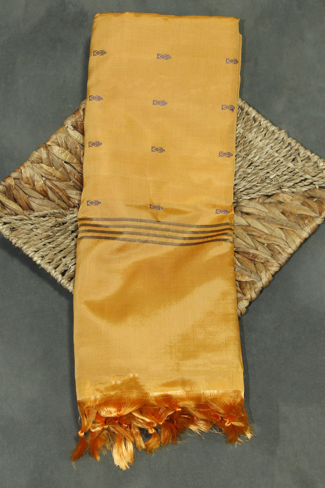 Vaazhai Naar (Banana Pith) Orange Borderless Saree with Purple Pallu and Small Buttas - Orange