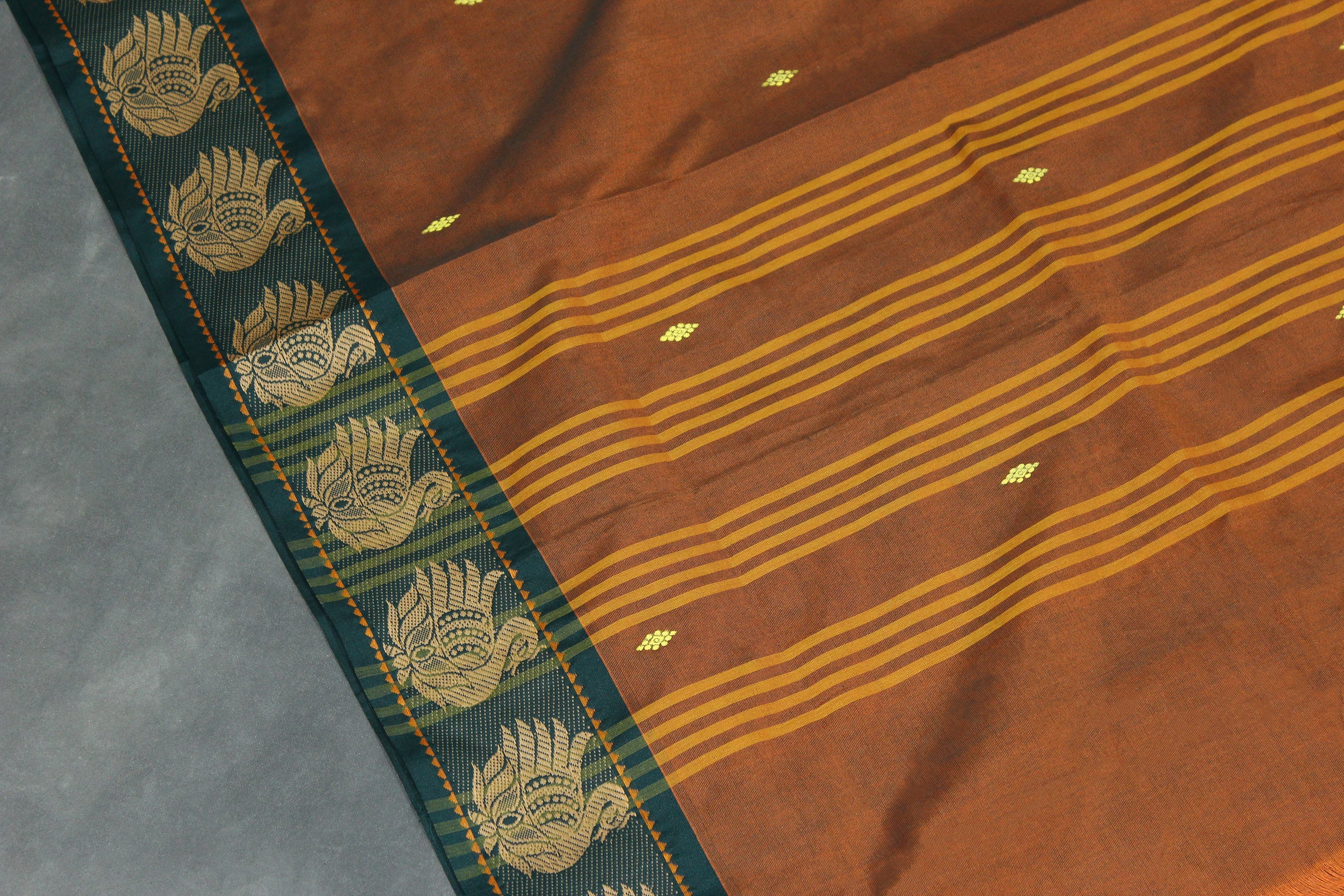 Brown Poly Cotton Butta Saree with Dark Green Thread — IMG-6