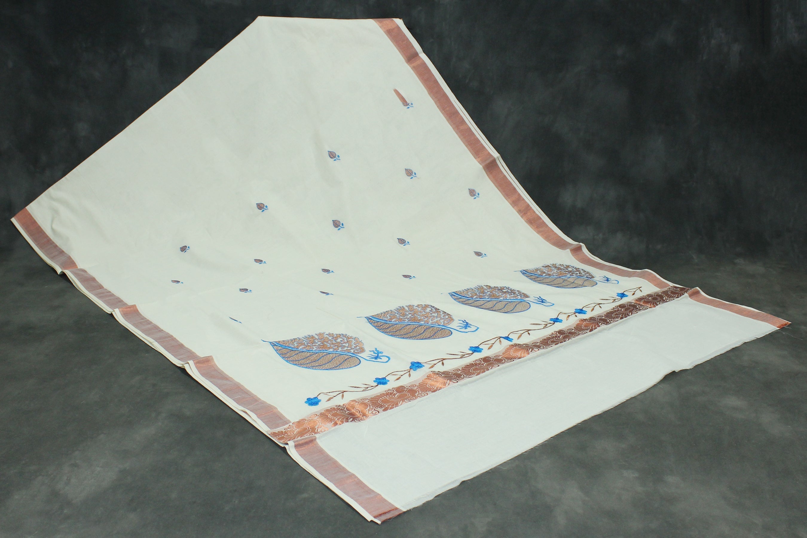 Pure Kerala Cotton White Saree with Copper Zari Border, Peacock Floral Embroidery and Blouse Piece — IMG-1
