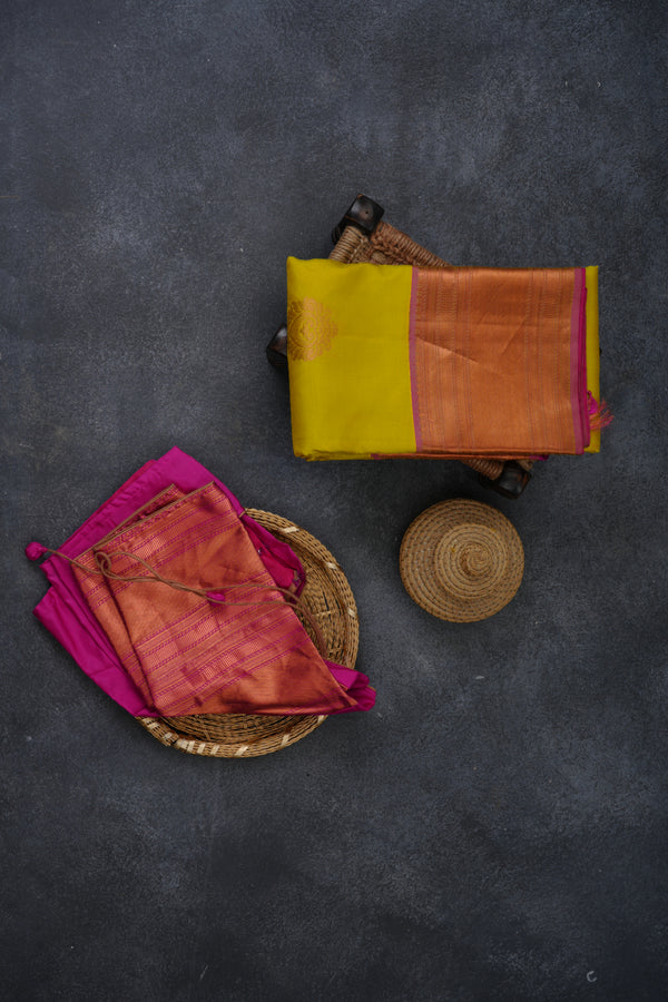 Exquisite Traditional Handloom Silk Saree with Chic Pink Border