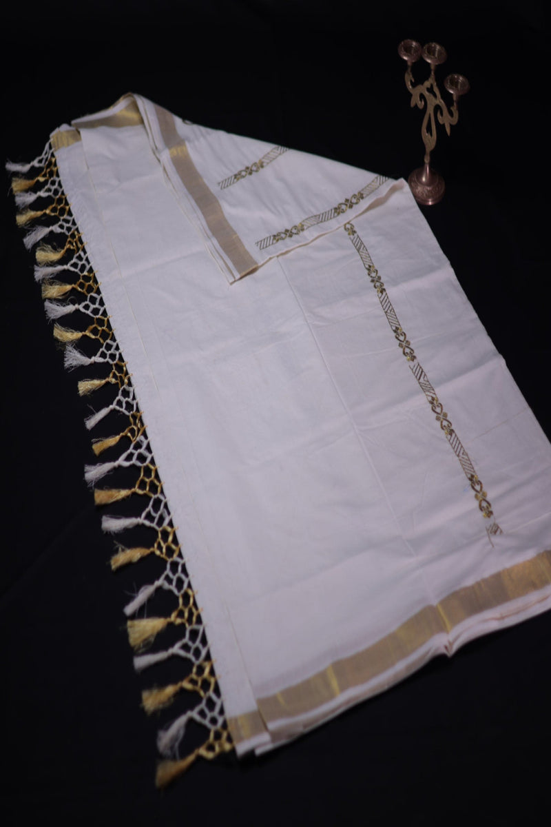 Kerala Cotton Saree with Elegant Peacock Motifs