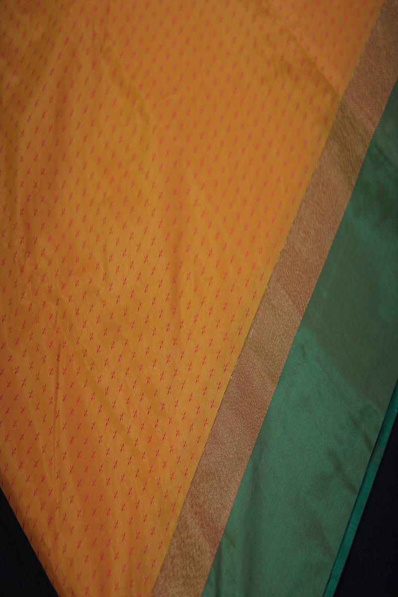 Elegant Semi-Silk Saree with Intricate Zari Work & Blouse Material