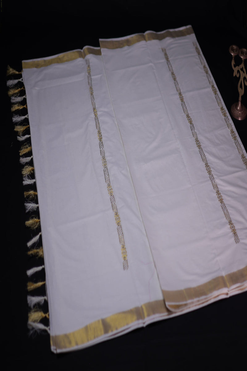 Kerala Cotton Saree with Elegant Peacock Motifs