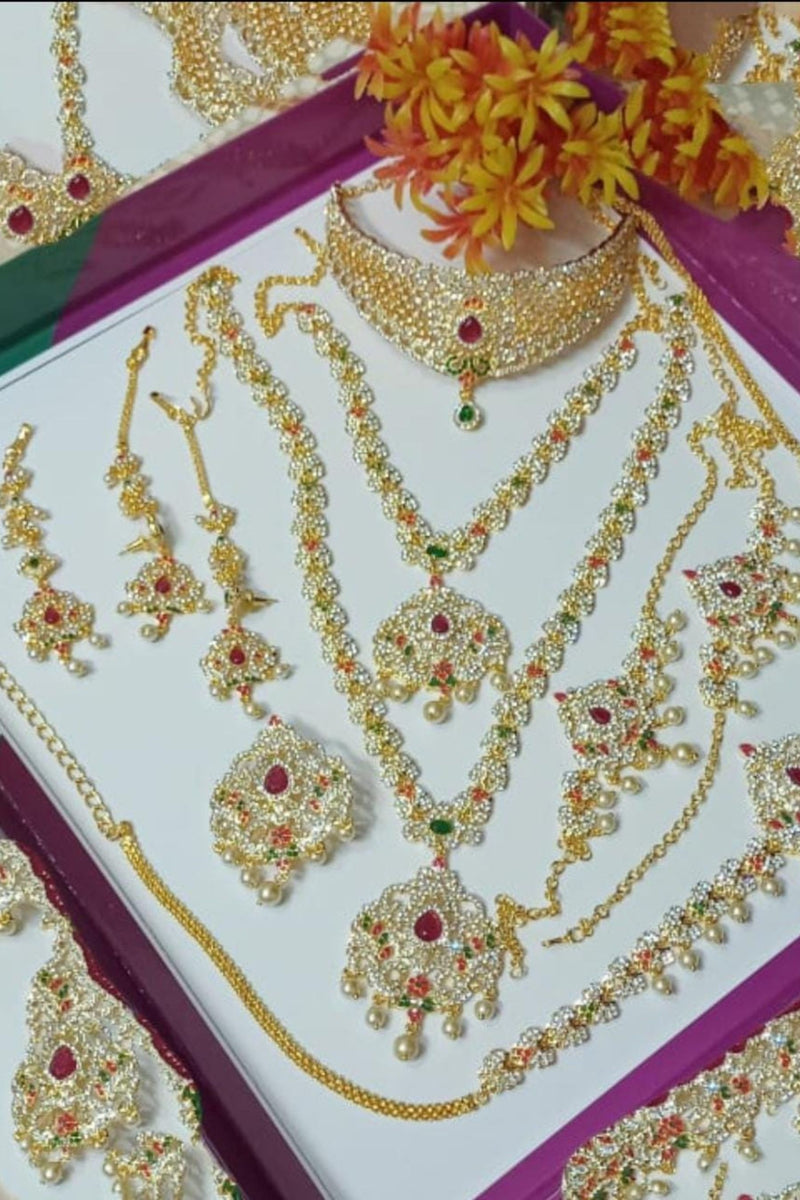 Radiant Elegance: Gold Polished Bridal Set for Timeless Beauty