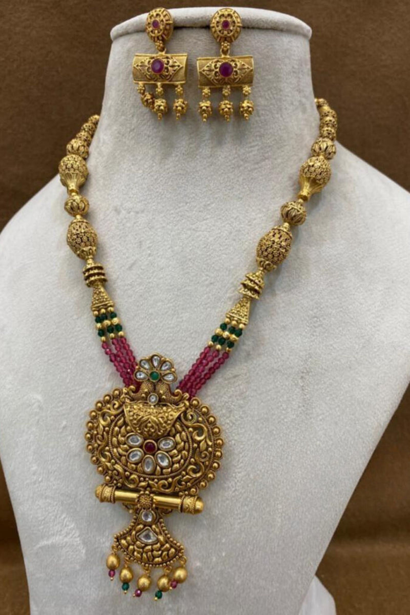 Exquisite Antique Gold-Plated Kundan Necklace Set with Red & Green Bead