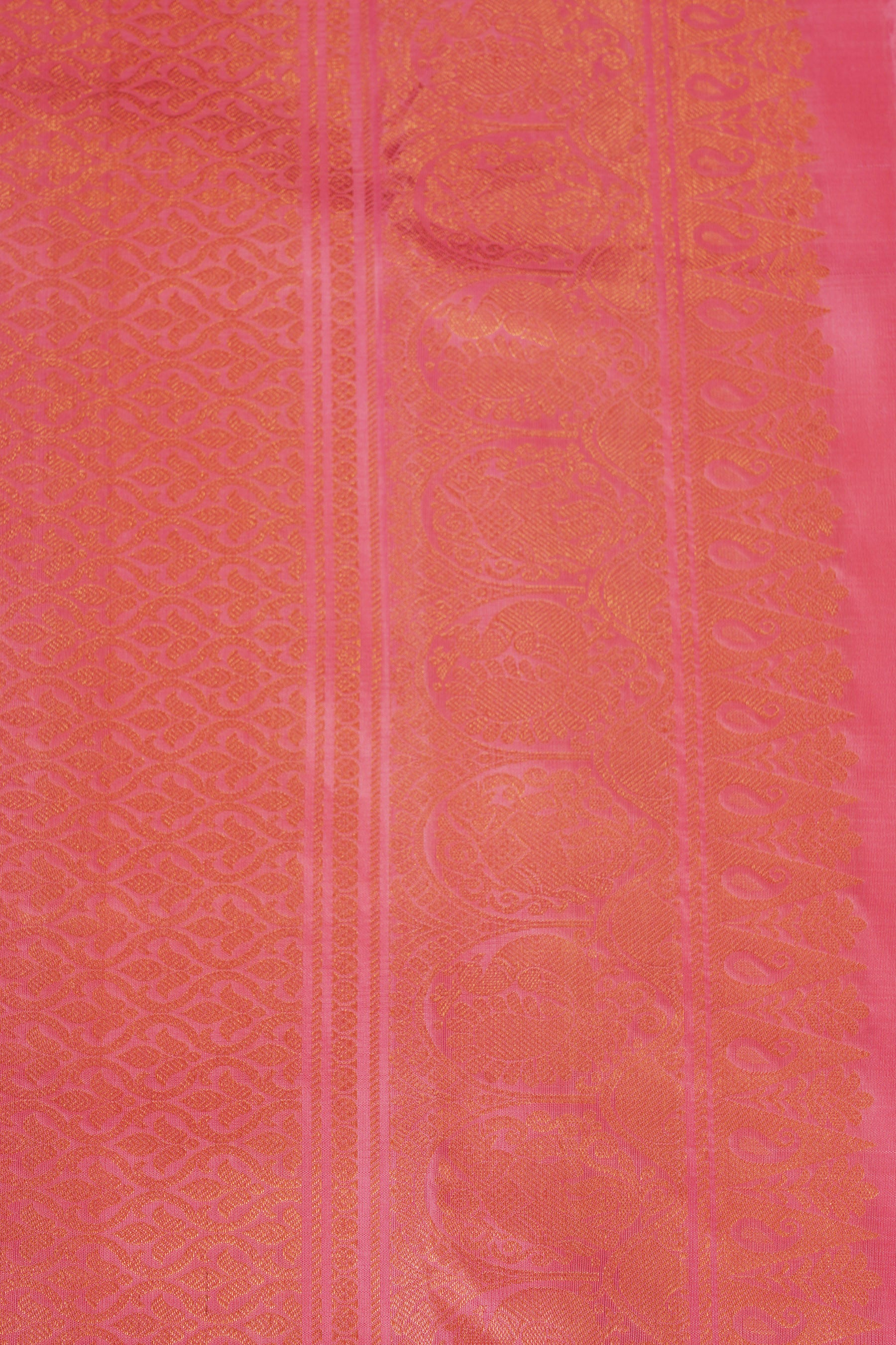 Handcrafted Elegance: Pure Handloom Silk Saree with Unique Border - View 7 - JCS Fashions