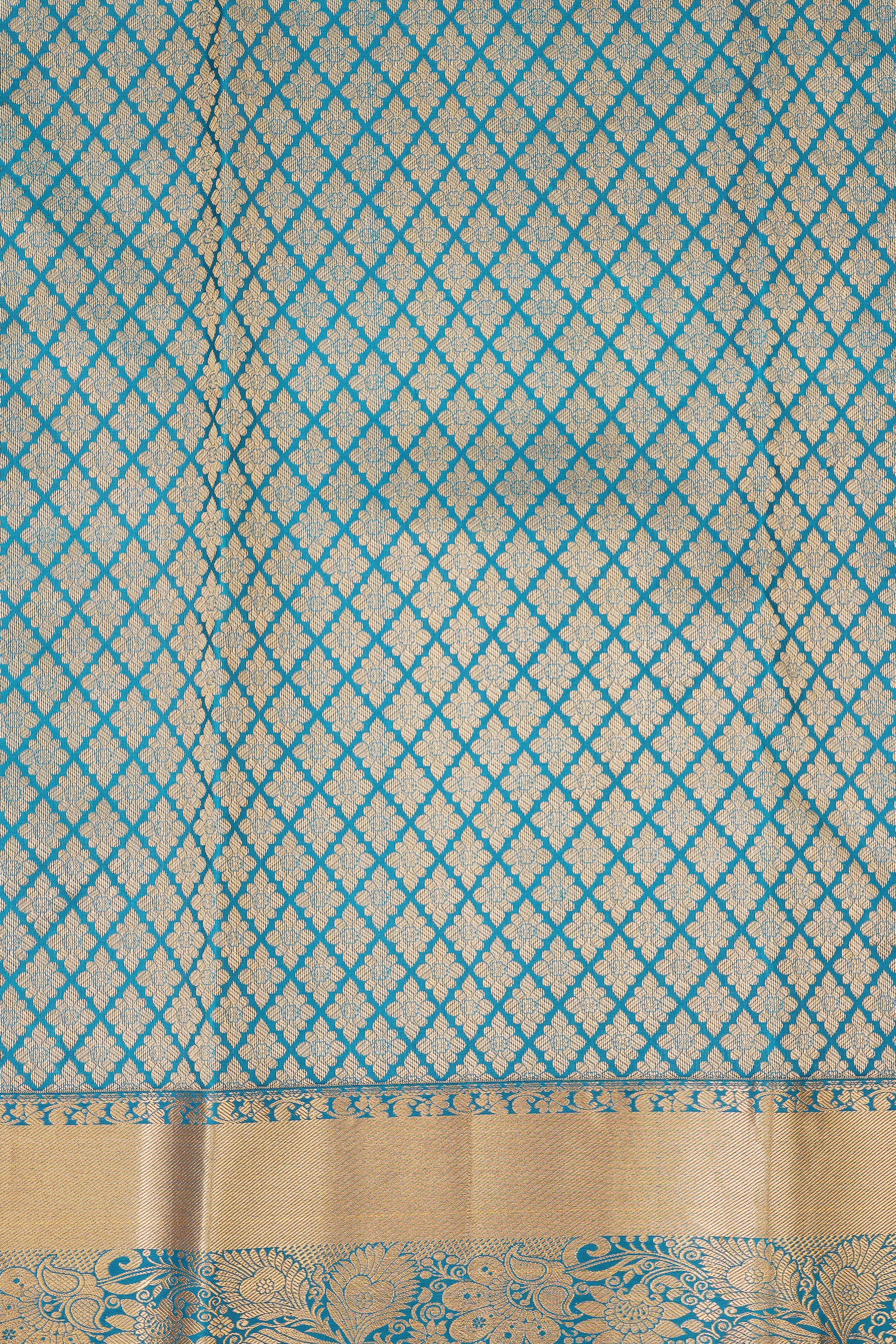 Lavish Handloom Silk Saree with Traditional Box Butties & Grand Pallu - View 7 - JCS Fashions