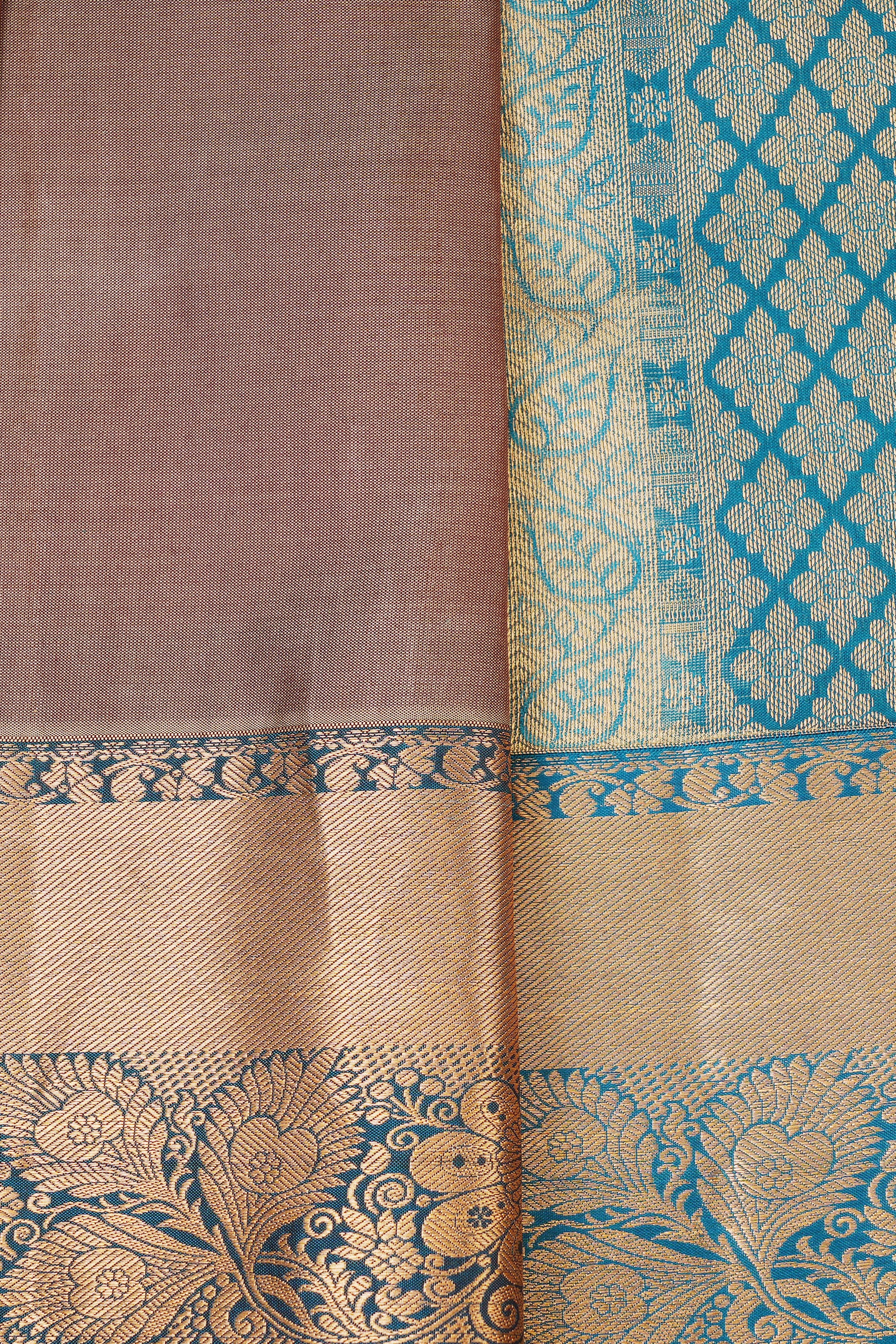 Lavish Handloom Silk Saree with Traditional Box Butties & Grand Pallu - View 4 - JCS Fashions