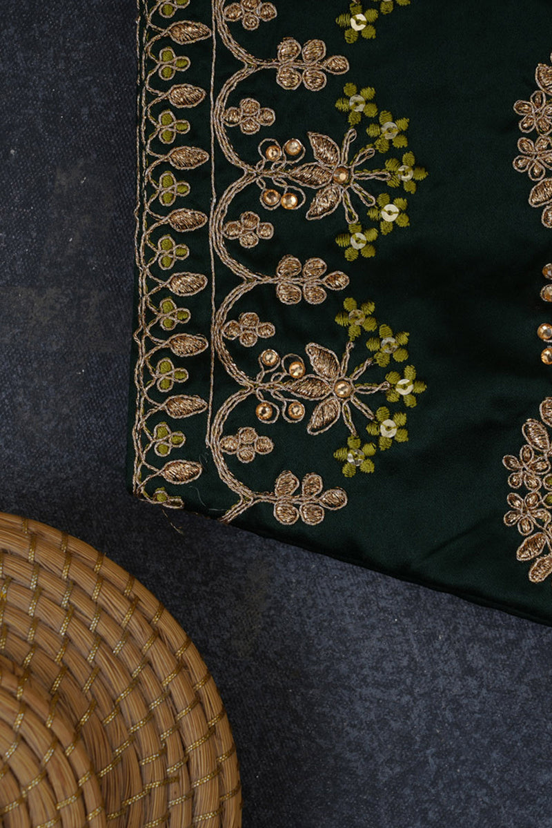 Radiant Banarasi Saree with Luxuriant Cut-Work Borders & Blouse