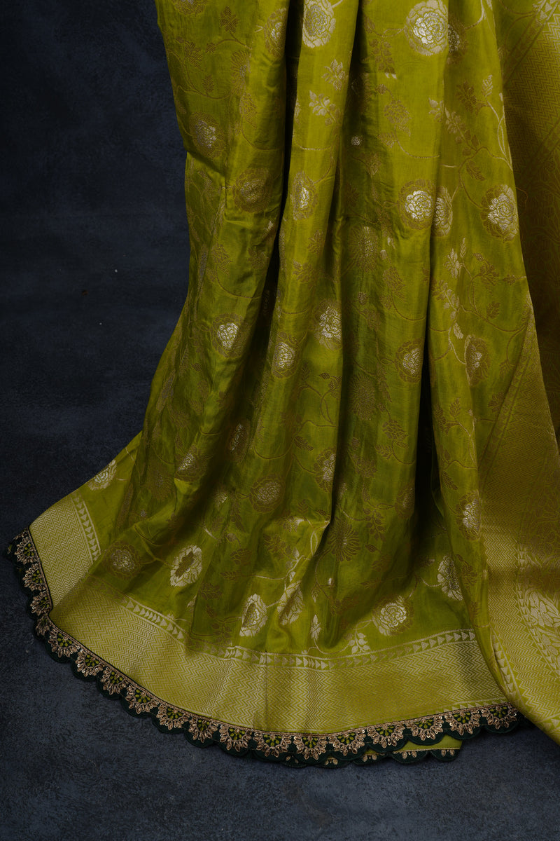 Radiant Banarasi Saree with Luxuriant Cut-Work Borders & Blouse