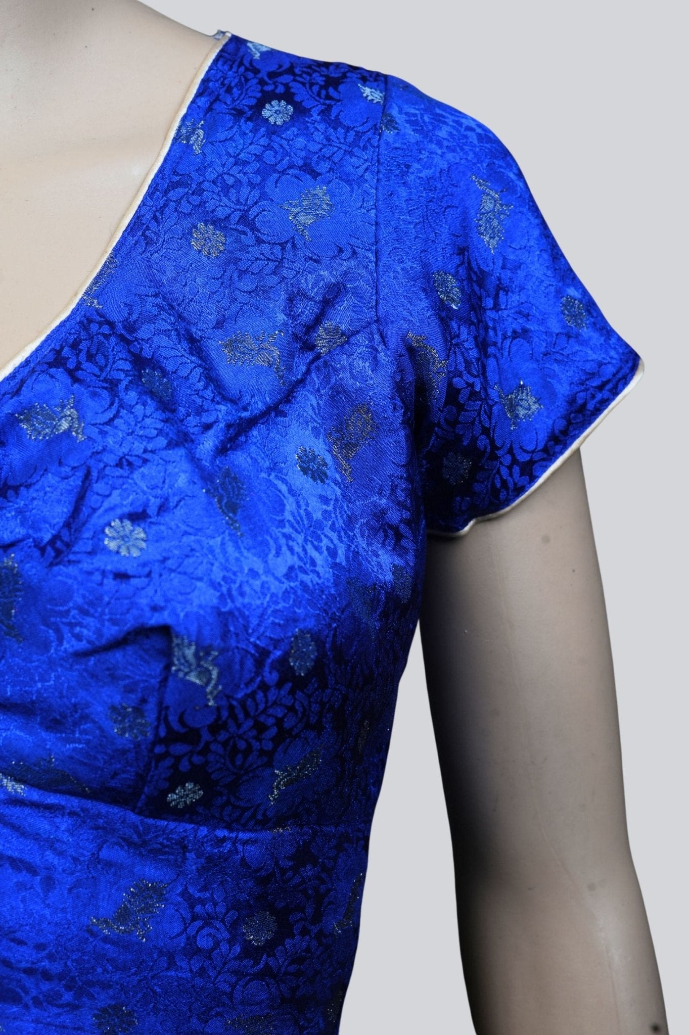 Brocade Blouse with Enchanting Peacock Motifs – JCSFashions Elegance Blouse JCS Fashions