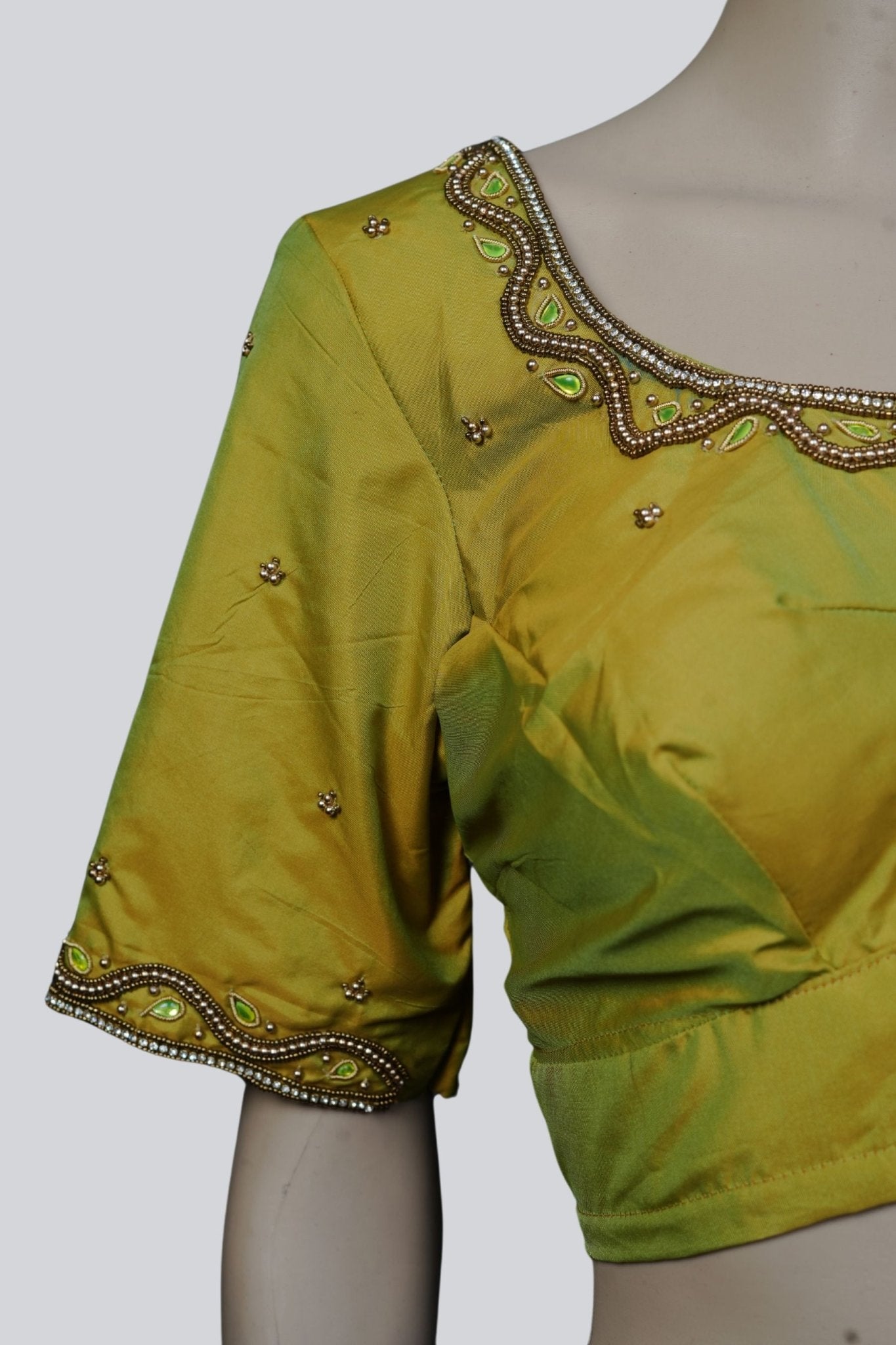 Chic Aari Elegance: Discover Stunning Blouses at JCSFashions Blouse JCS Fashions
