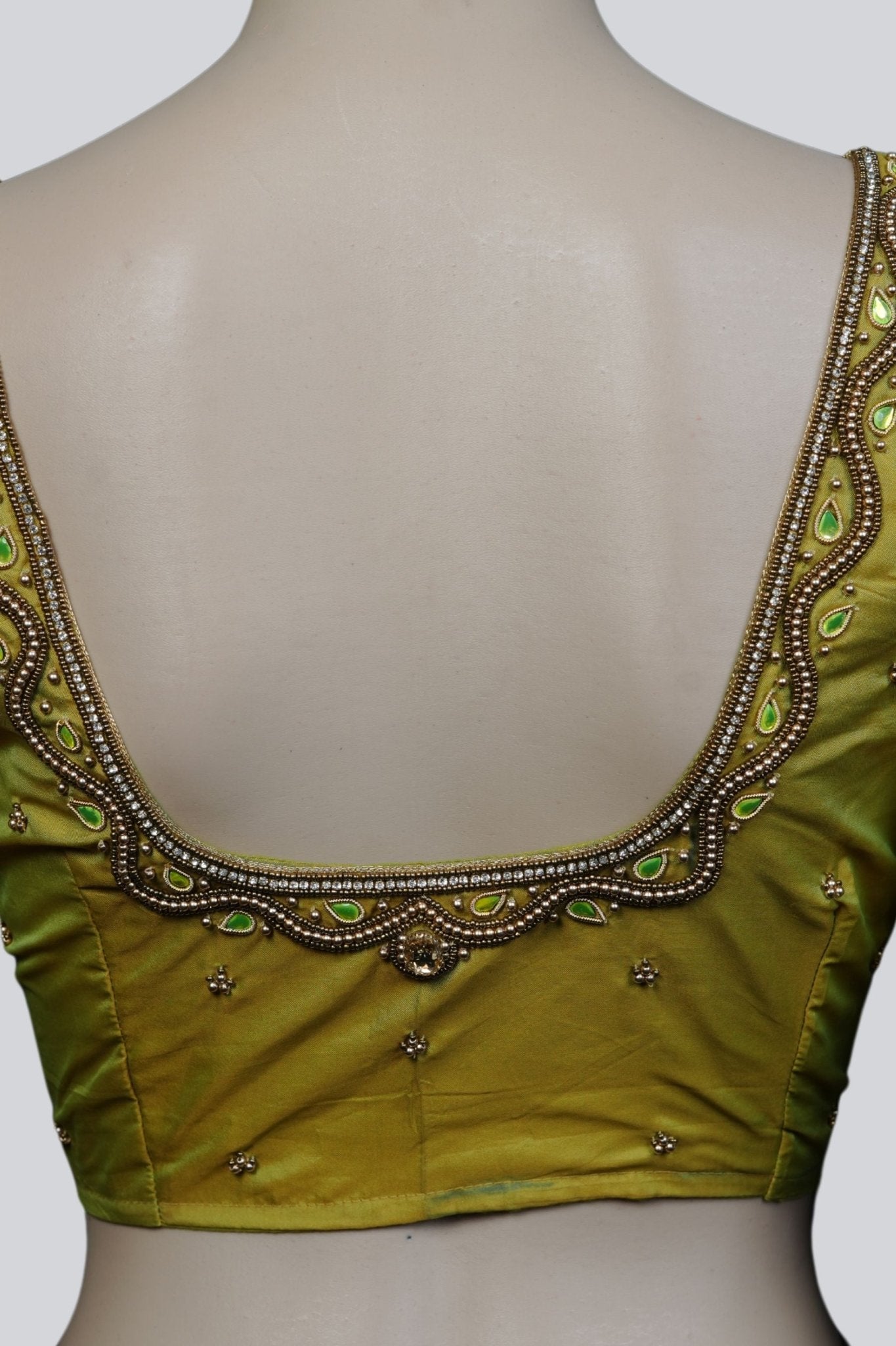 Chic Aari Elegance: Discover Stunning Blouses at JCSFashions Blouse JCS Fashions