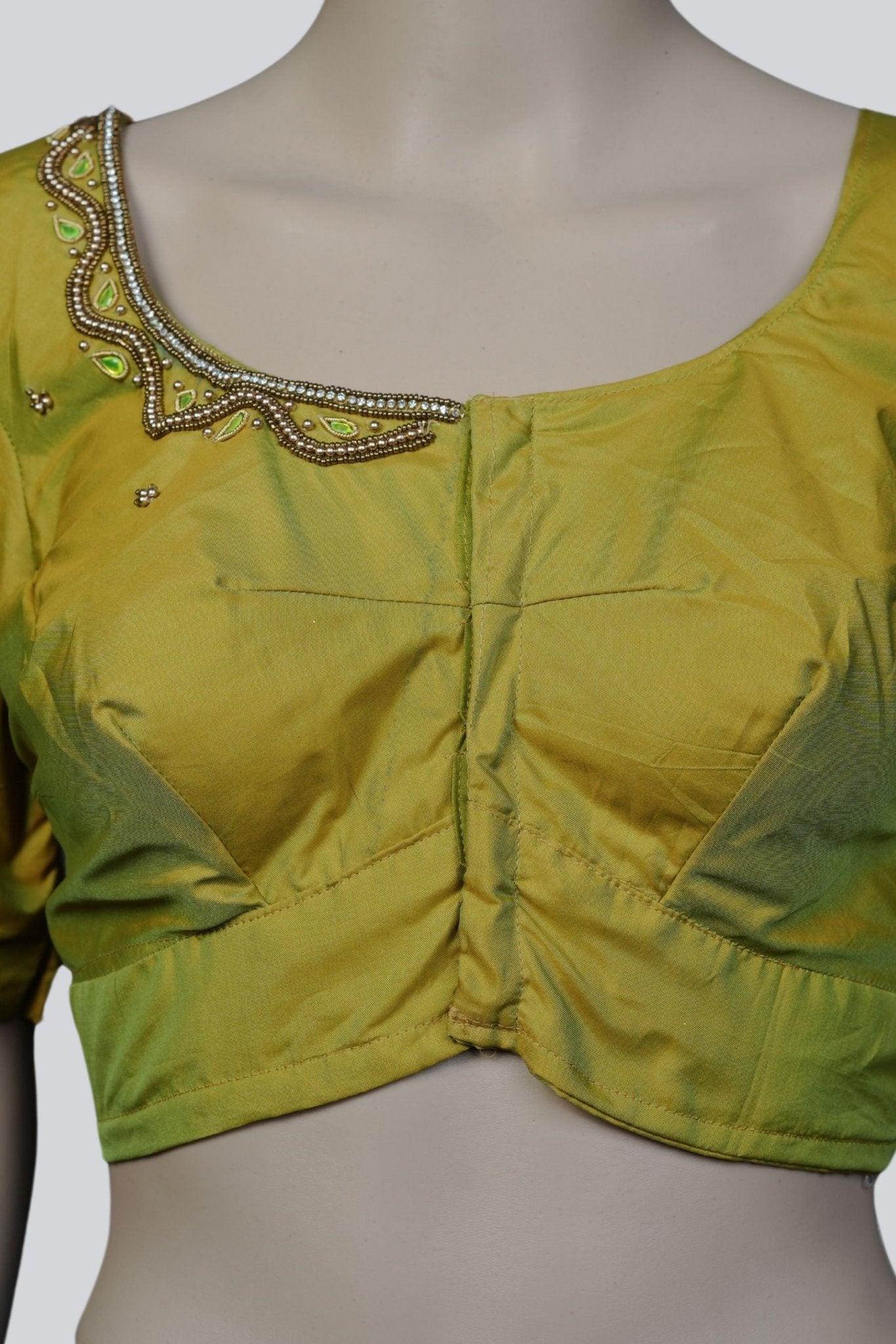 Chic Aari Elegance: Discover Stunning Blouses at JCSFashions Blouse JCS Fashions