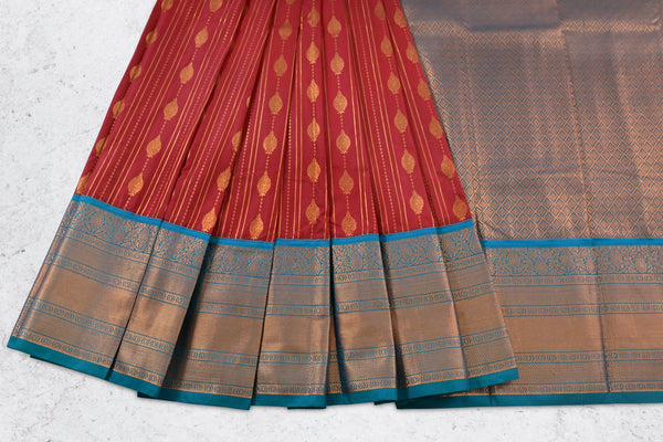 Luxurious Kanchipuram Silk Saree with Golden Zari Motifs