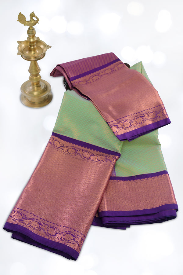 Pure Kanchipuram Silk Saree with Golden Accents - Exquisite Traditional