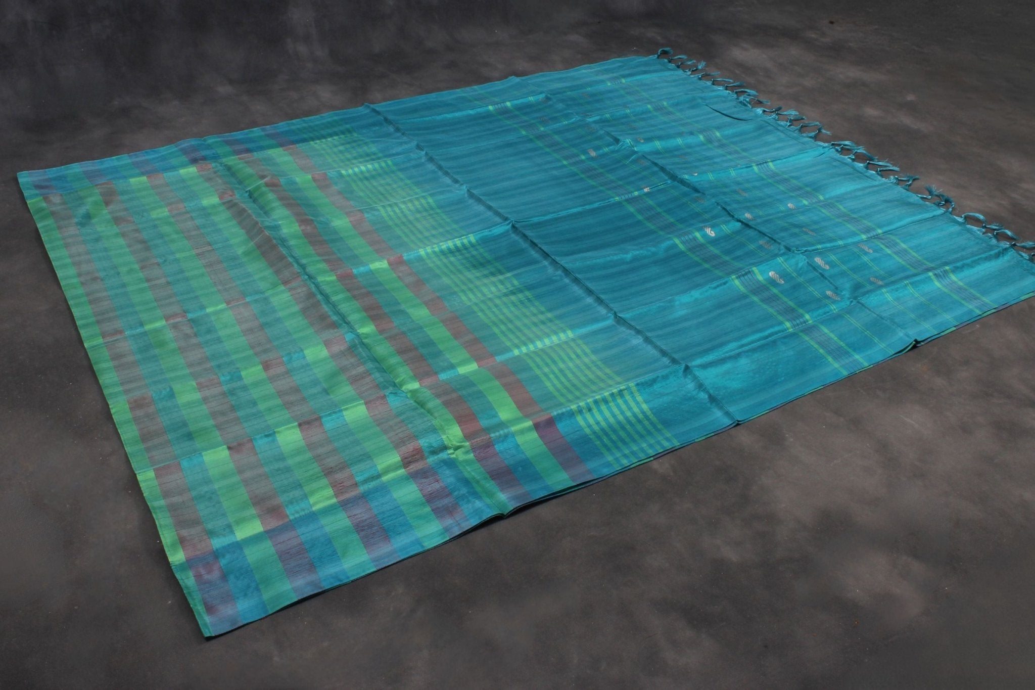 Elegant Borderless Banana Pith Saree - Versatile and Timelessly Chic Saree JCS Fashions