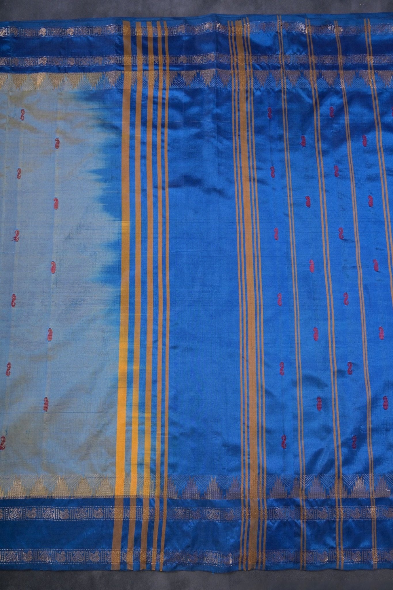 Elegant Handwoven Vaazhai Naar Saree with Lustrous Gold Zari Border Saree JCS Fashions