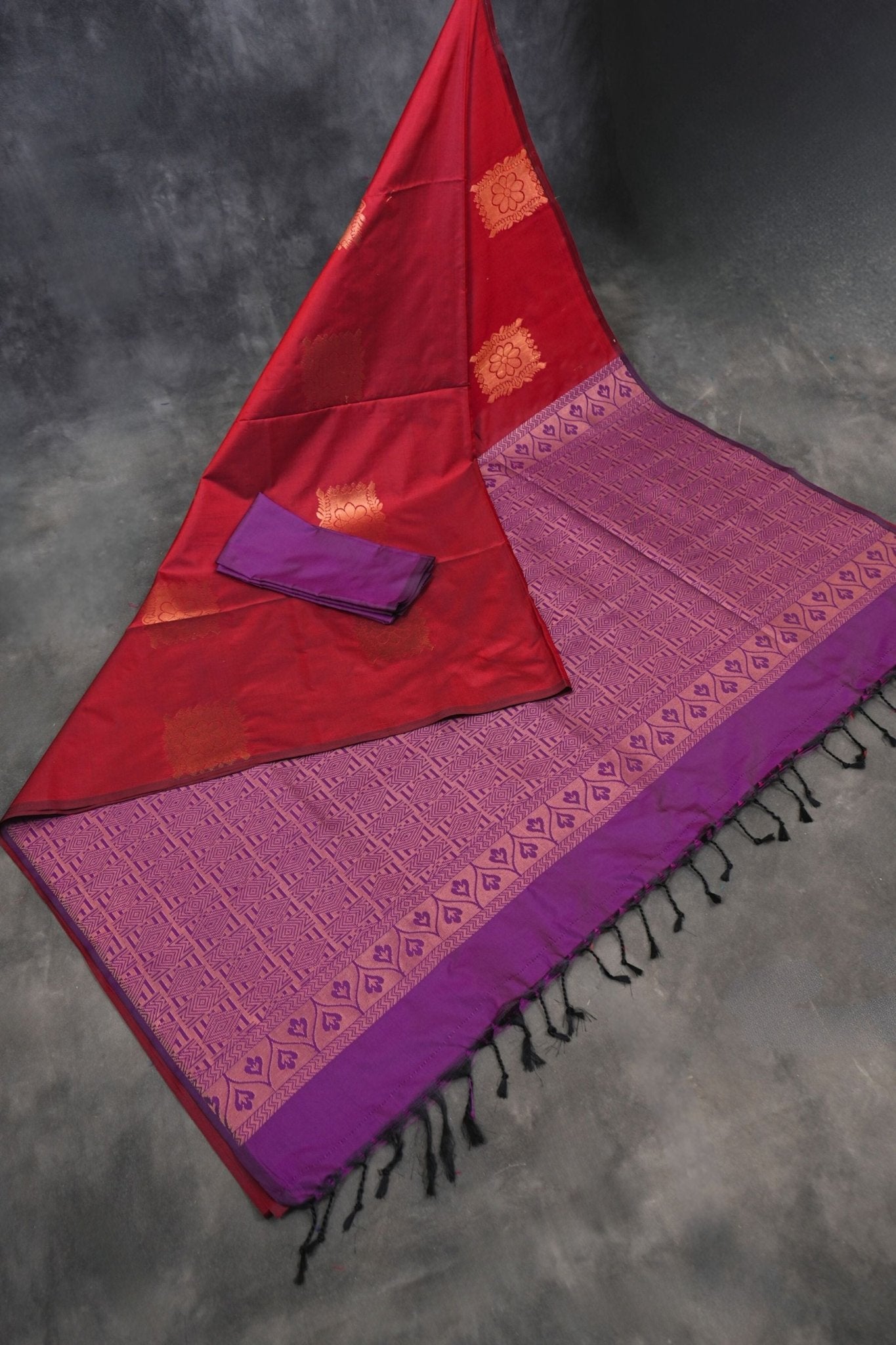 Elegant Kanchipuram Blended Silk Saree: Handwoven Traditional Chic Saree JCS Fashions