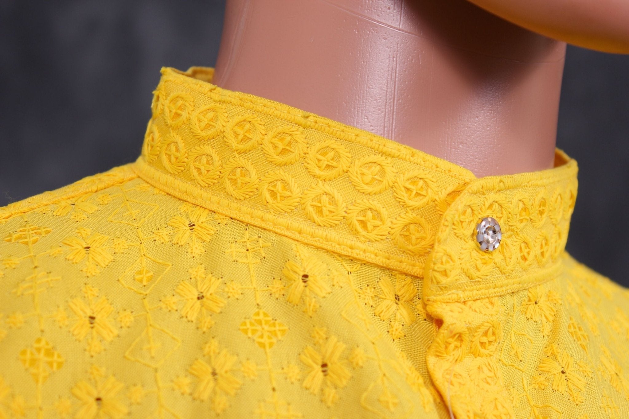Elegant Lakhnavi Men's Kurta with Sequin Details and Embroidery Men JCS Fashions