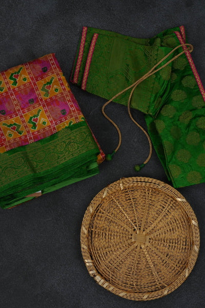 Elegant Soft Pochampally Silk Saree with Ikkat Weave & Kanchi Borders SAREE JCS Fashions Pink 5.5 meters