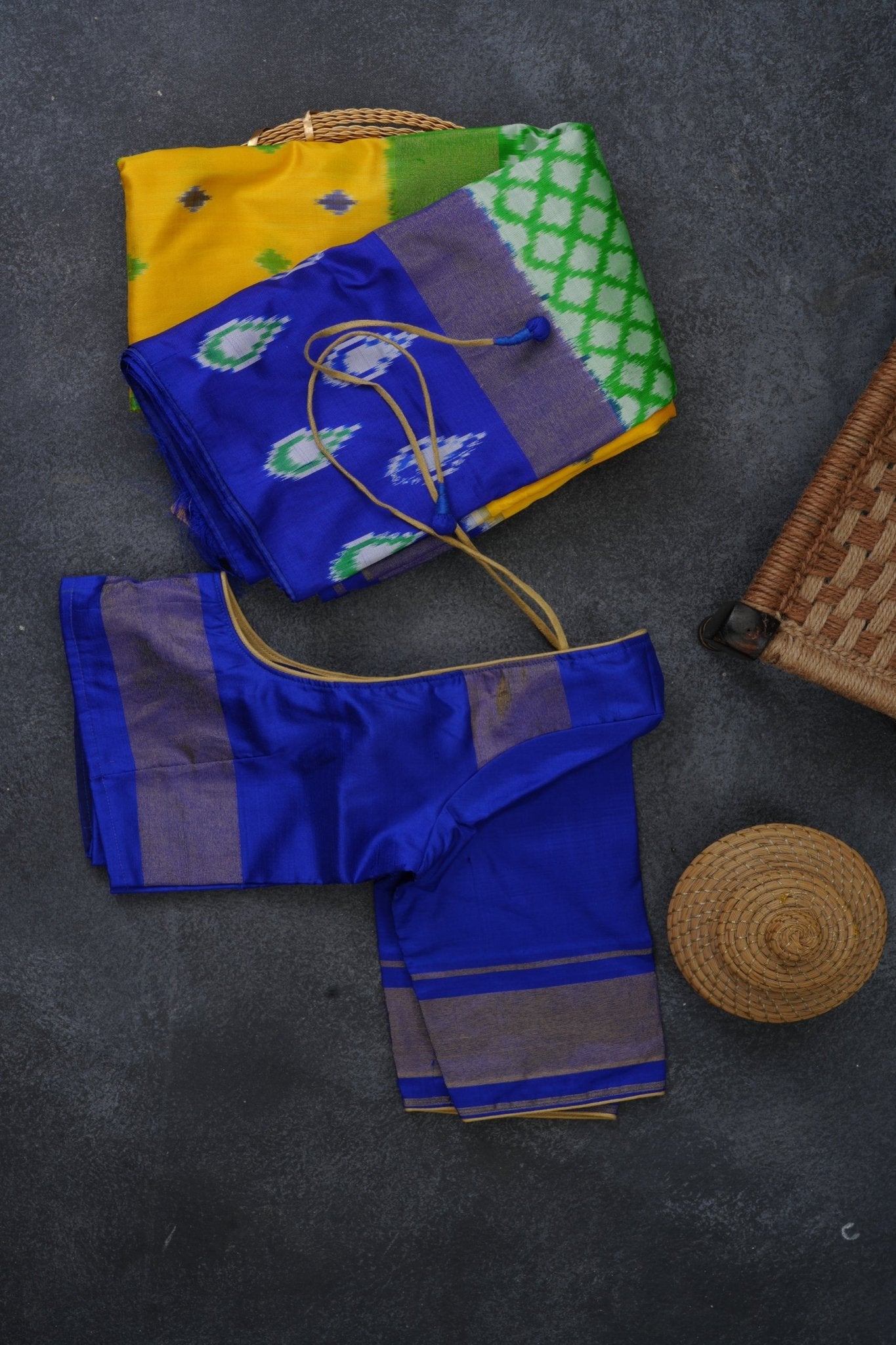 Exquisite Pure Pochampally Ikkat Silk Saree | Flowy & Unique Borders - JCS Fashions