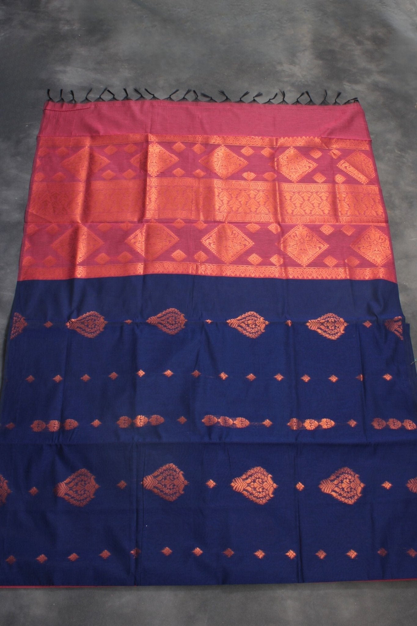 Exquisite Pure Silk-Cotton Saree: Lightweight Elegance with Large Motifs Saree JCS Fashions