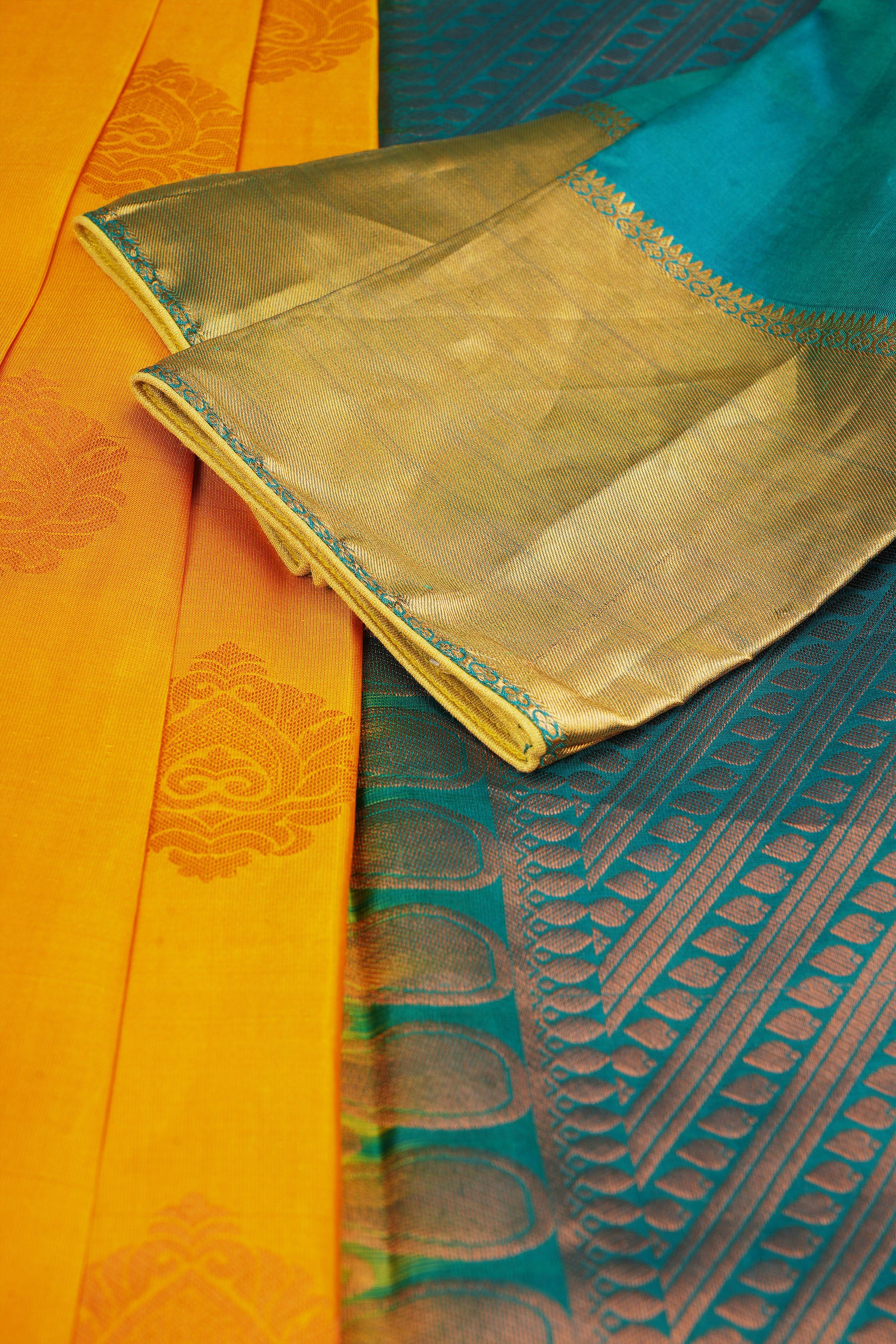 Handloom Double Warp Pure Silk Saree & Tailored Blouse - View 6 - JCS Fashions