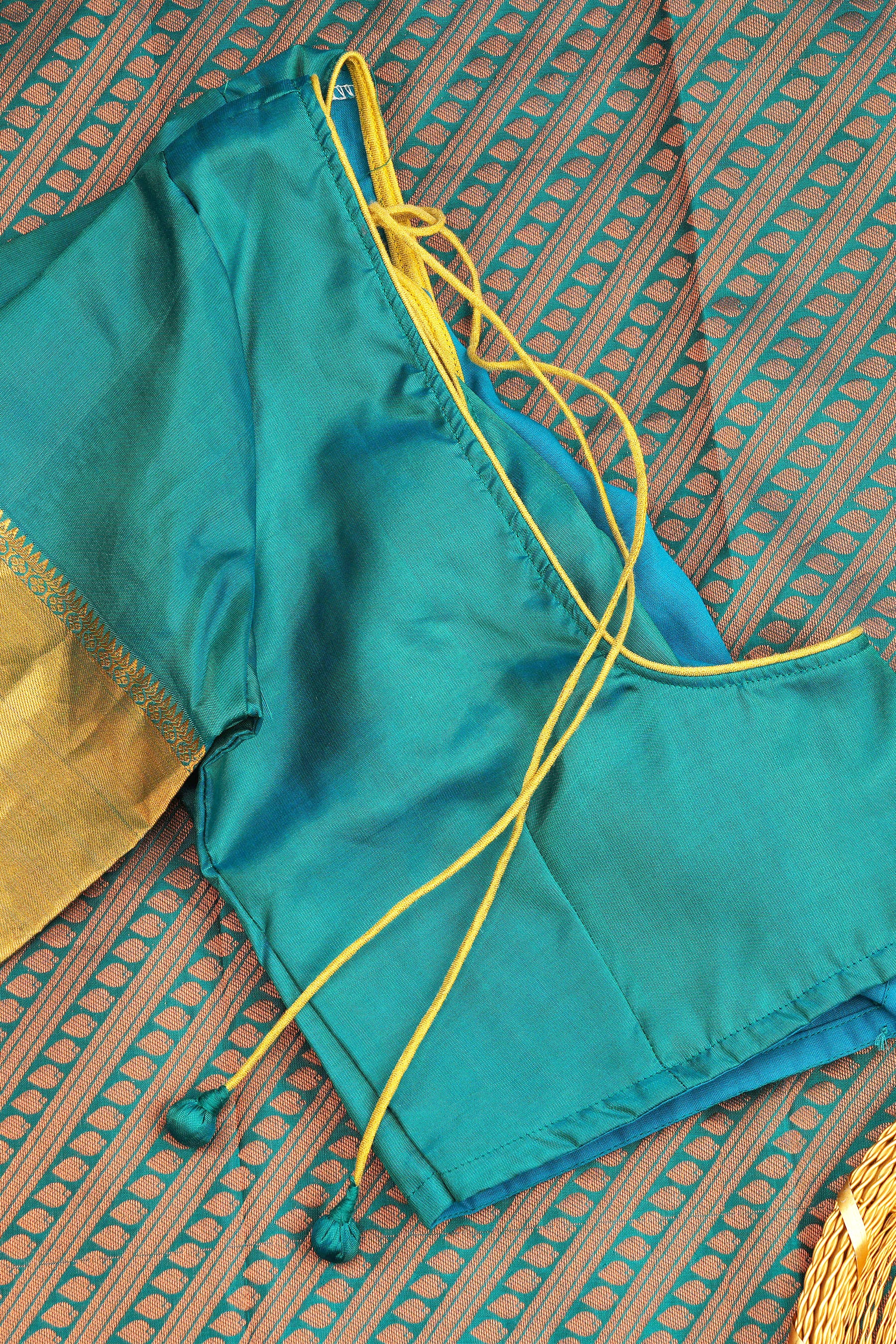 Handloom Double Warp Pure Silk Saree & Tailored Blouse - View 9 - JCS Fashions
