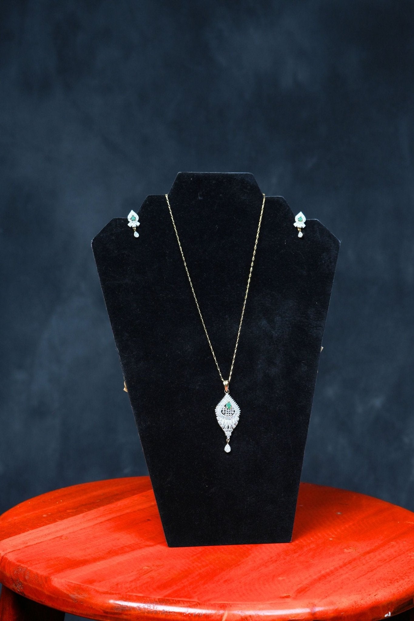 Fancy AD Chain Set: Lightweight, Casual Elegance in Green and White Jewelry JCS Fashions Green and white 12"