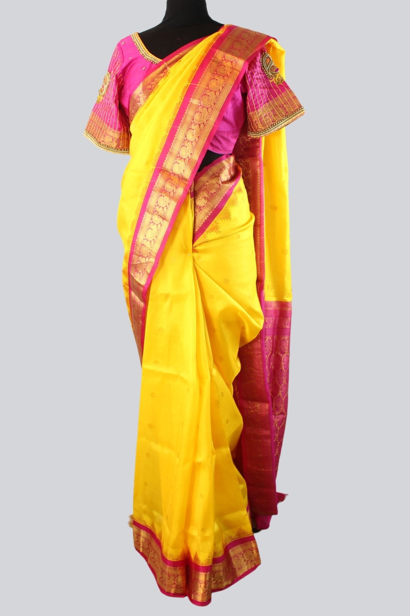 Gadwal Khadi Kuttu Border Allover Buta Pure Silk Saree With Blouse - JCS Fashions