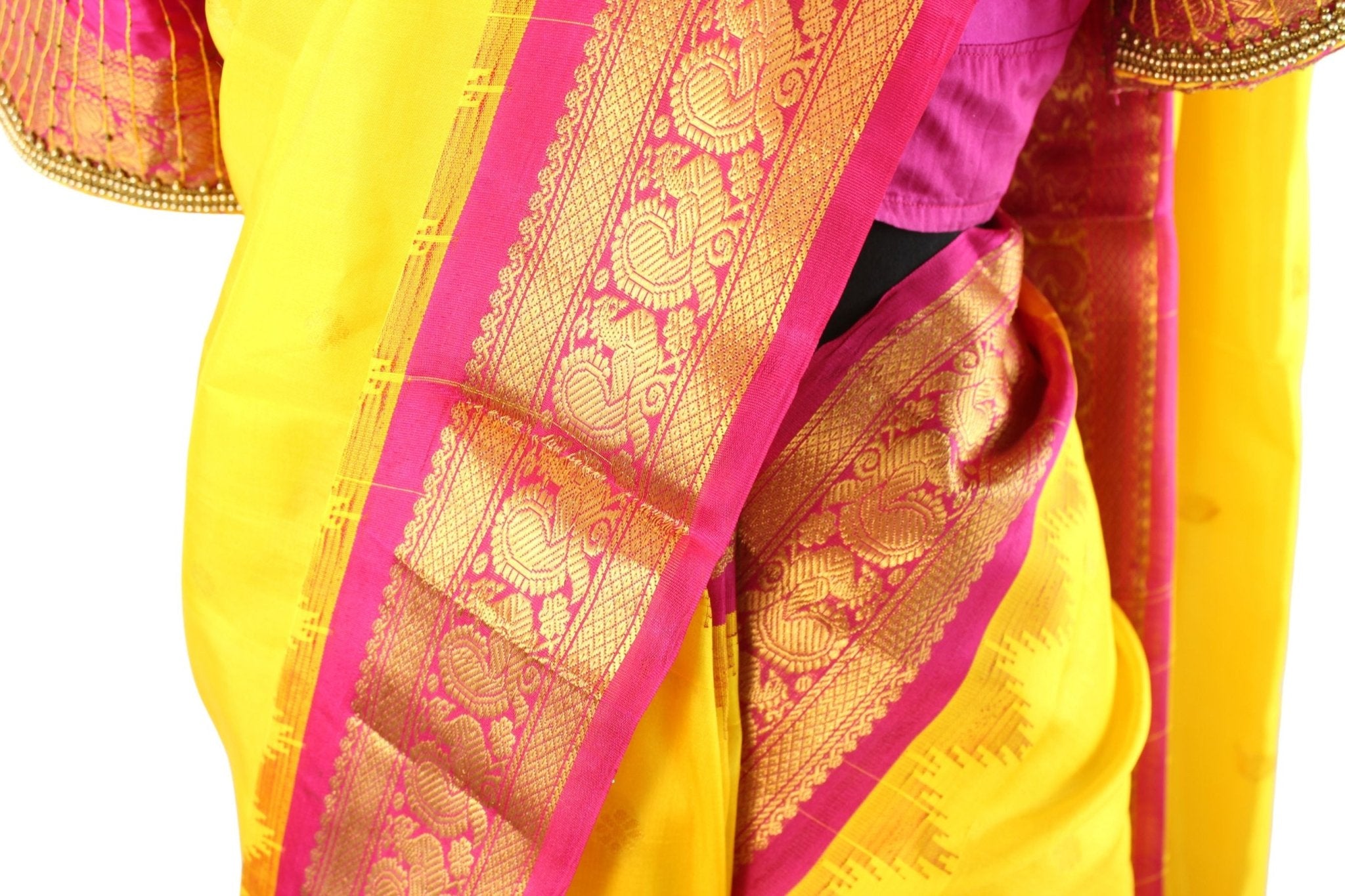 Gadwal Khadi Kuttu Border Allover Buta Pure Silk Saree With Blouse - JCS Fashions