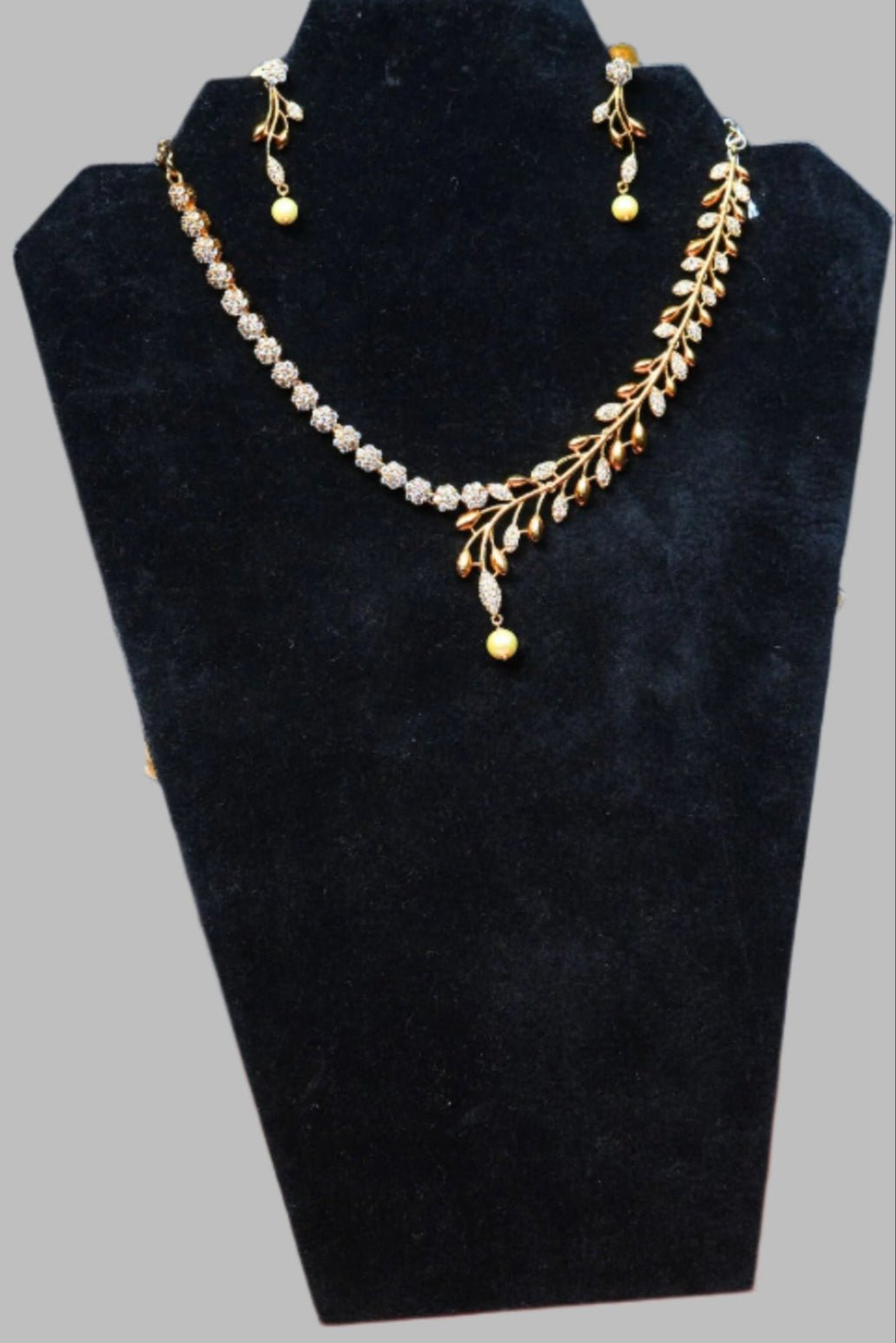 Handcrafted Elegance: JCS Fashion's Designer Necklace and Earrings Set Jewelry JCS Fashions