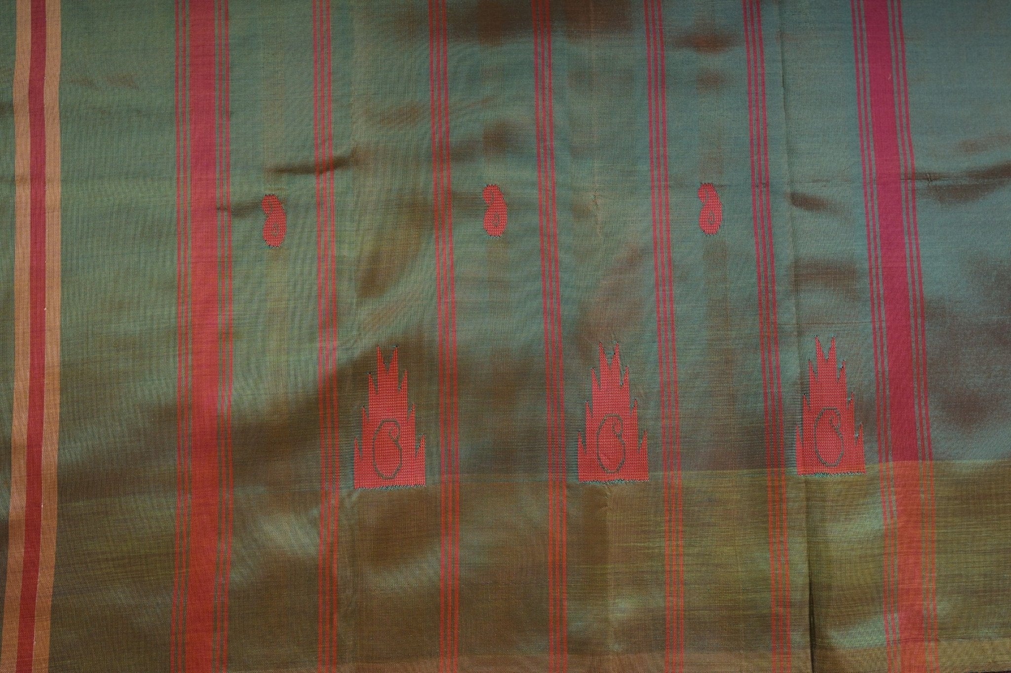 Handcrafted Vaazhai Naar Saree - Tradition Meets Sophistication Saree JCS Fashions