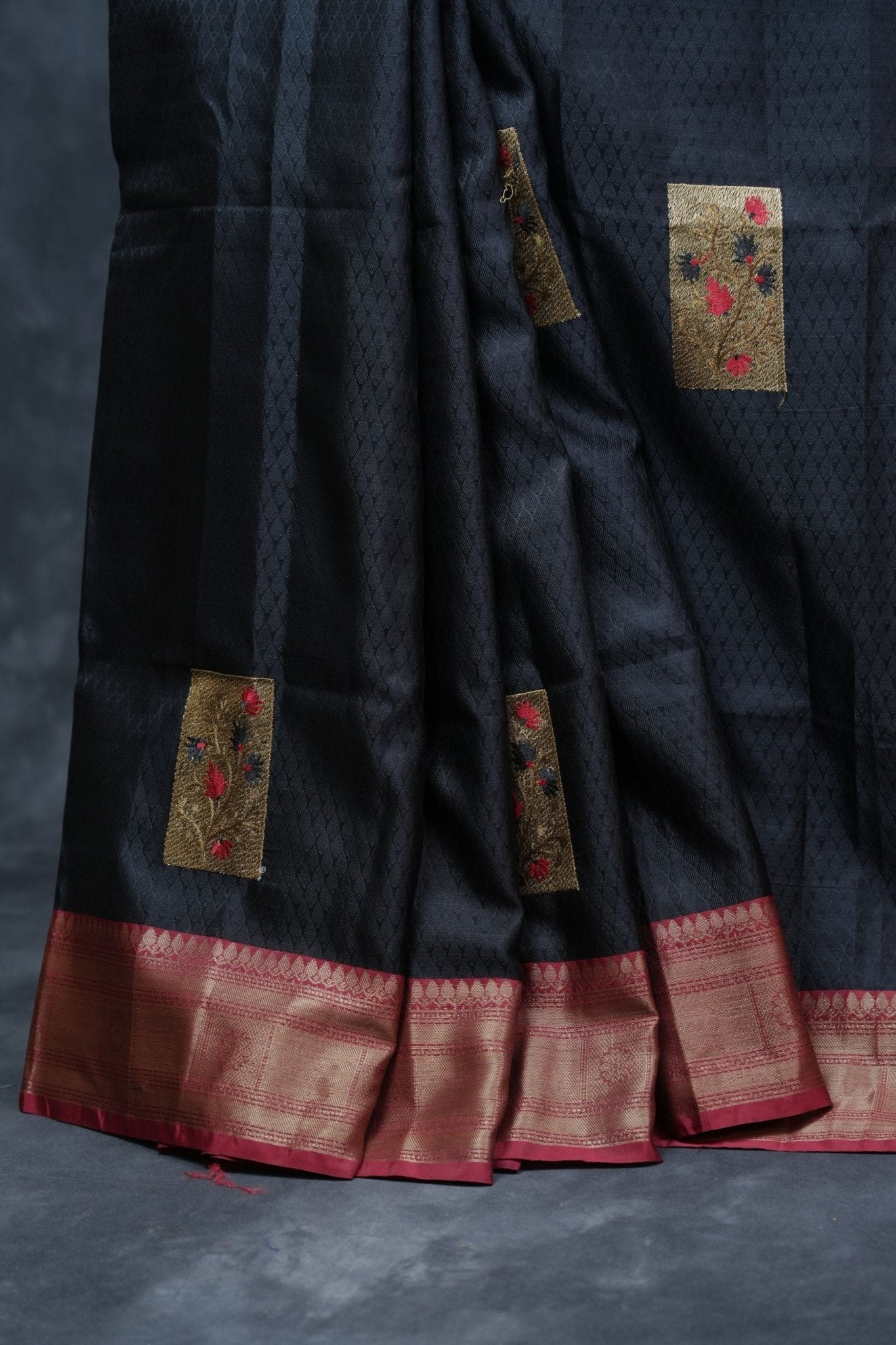 Kora Muslin Silk Saree, Embossed Design, Double-Side Border - Luxe Elegance SAREE JCS Fashions