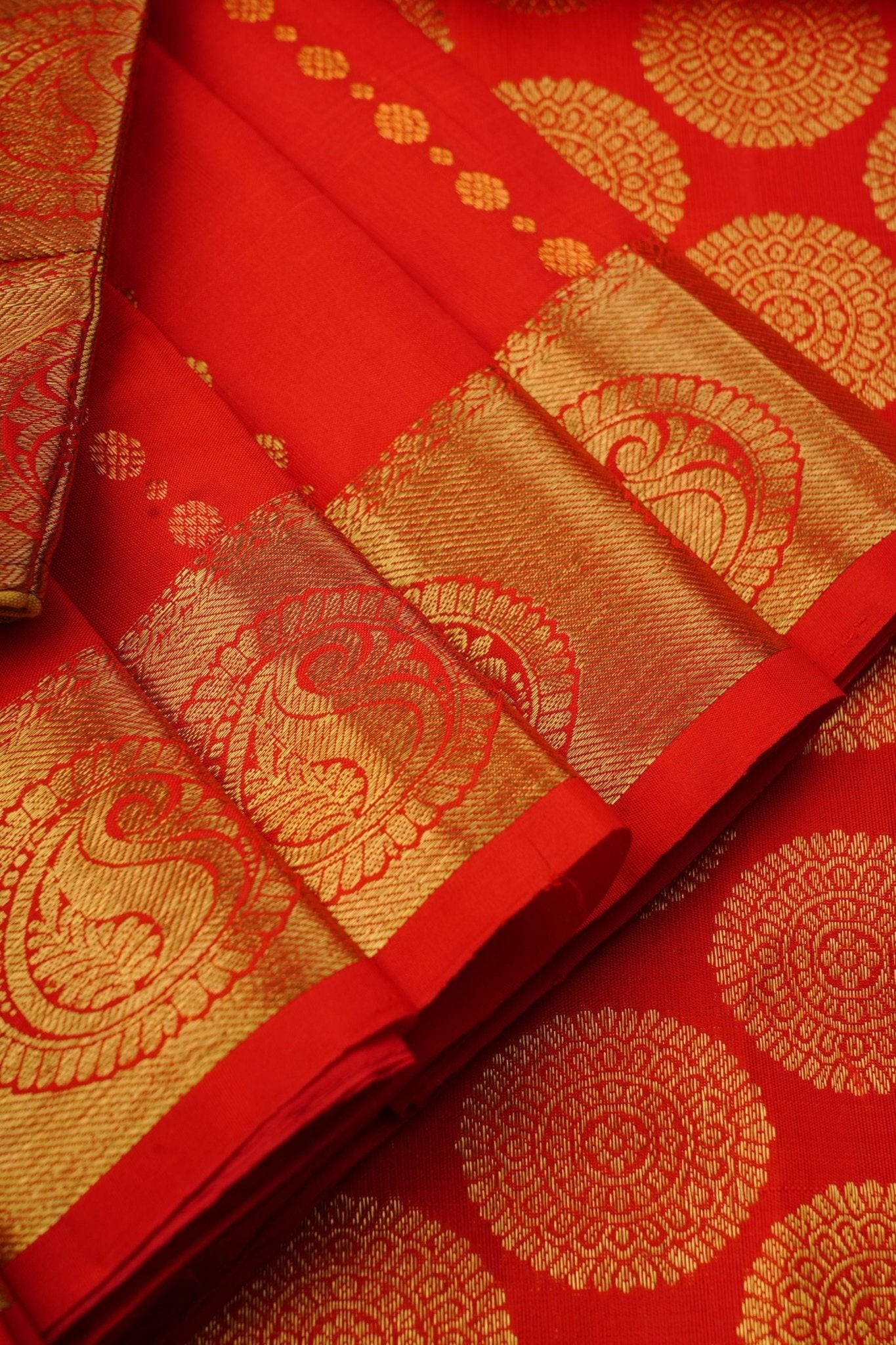 Pure Kanchipuram Saree: Gold and Copper Zari Butties & Stitched Blouse - JCS Fashions