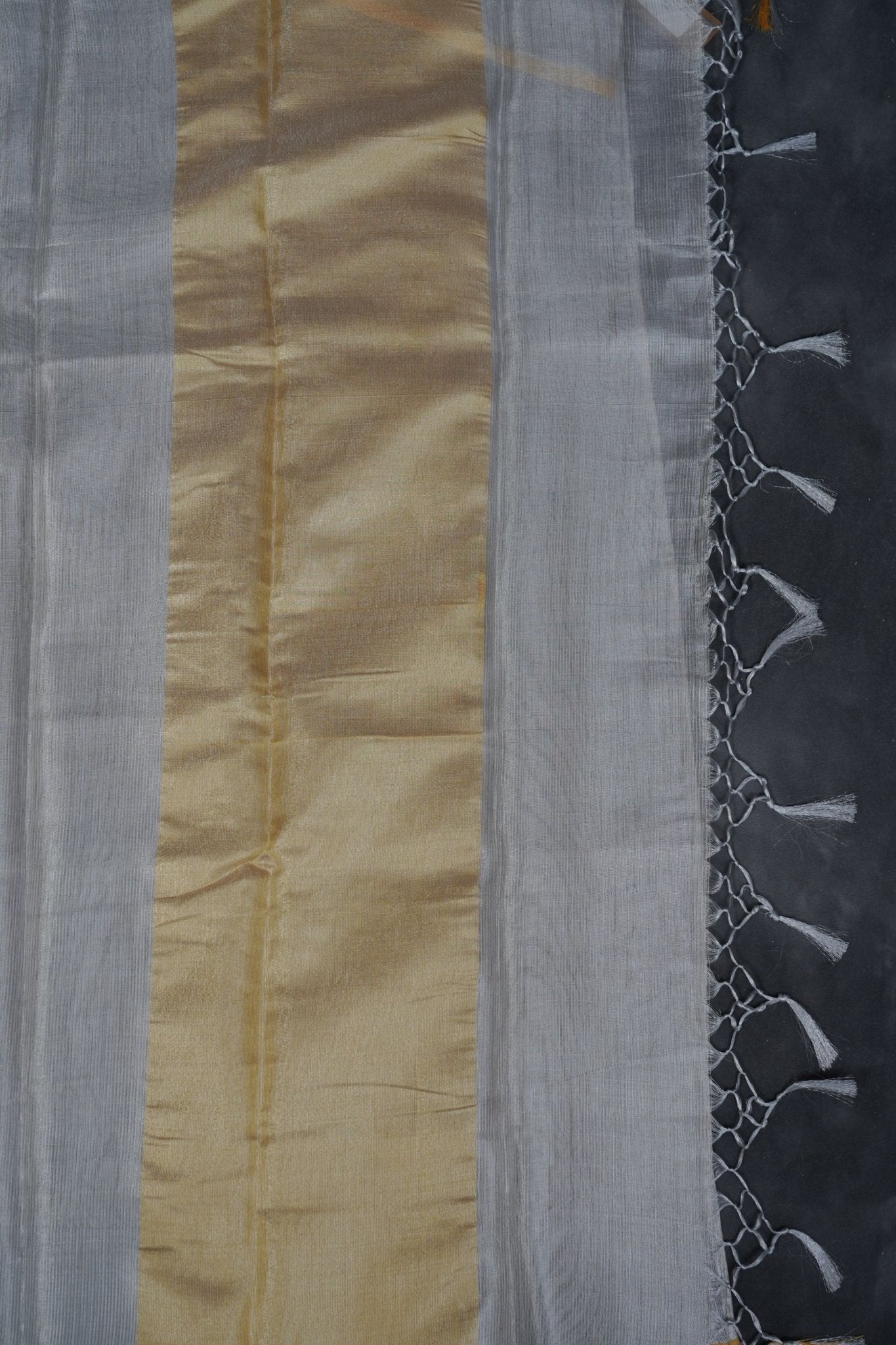 Silver Weave Sarees: Elegant Tissue Fabric, Contrast Pallu and Blouse SAREE JCS Fashions